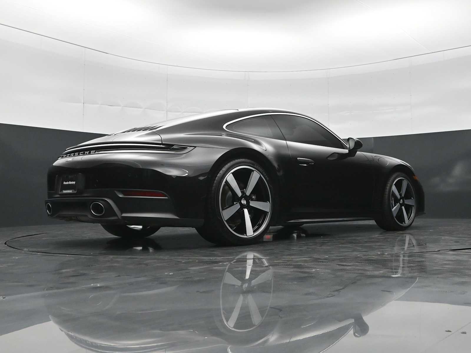 2025 Porsche 911 - Photo 38