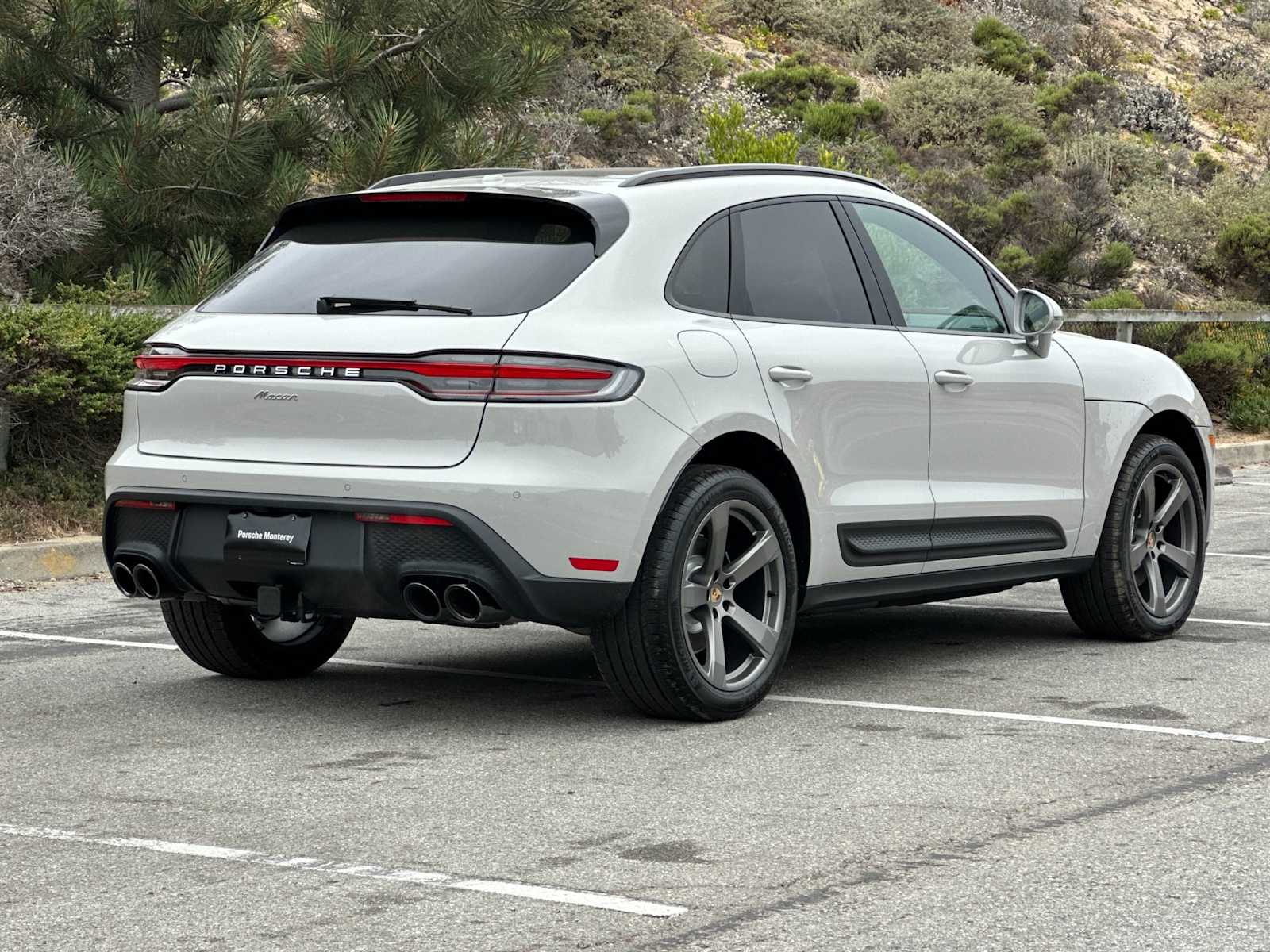 Thumbnail: 2025 Porsche Macan - 7