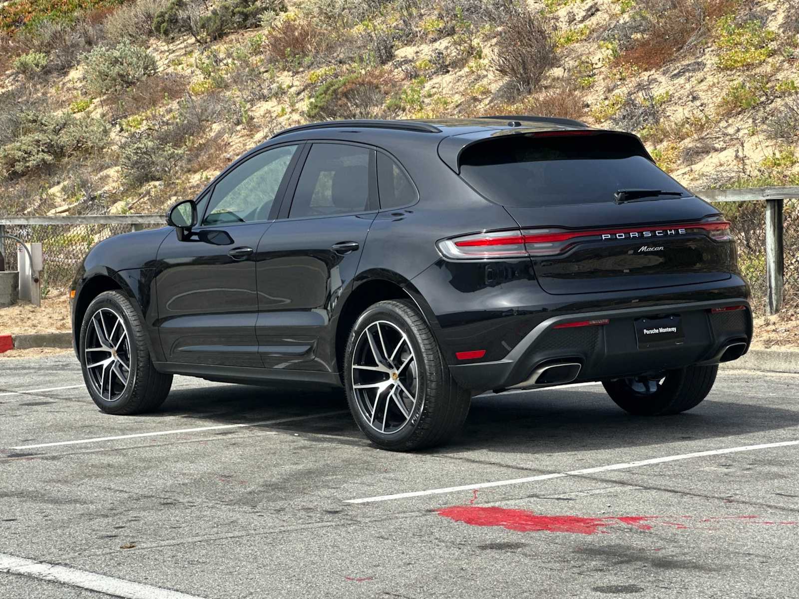 Thumbnail: 2025 Porsche Macan - 3