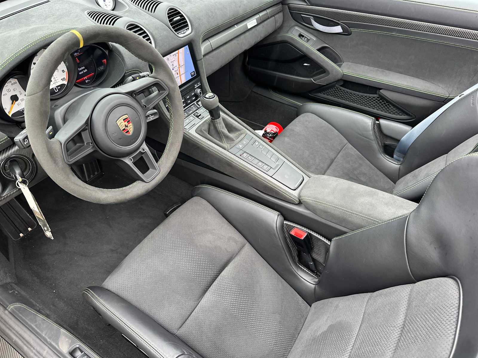 2024 Porsche Boxster Spyder photo 4