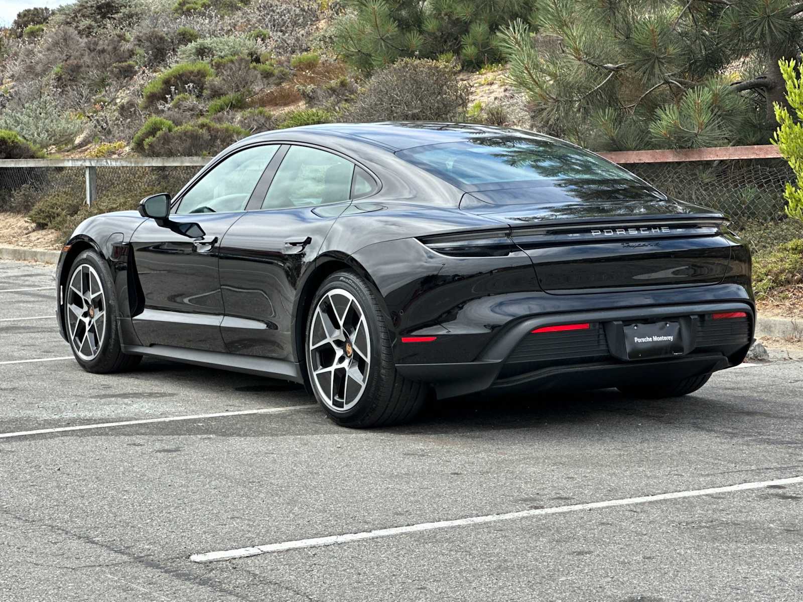 Thumbnail: 2025 Porsche Taycan - 3