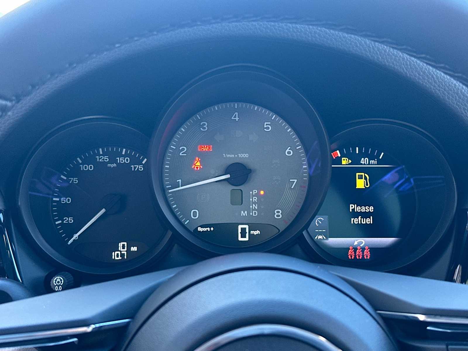 Thumbnail: 2026 Porsche Macan - 26