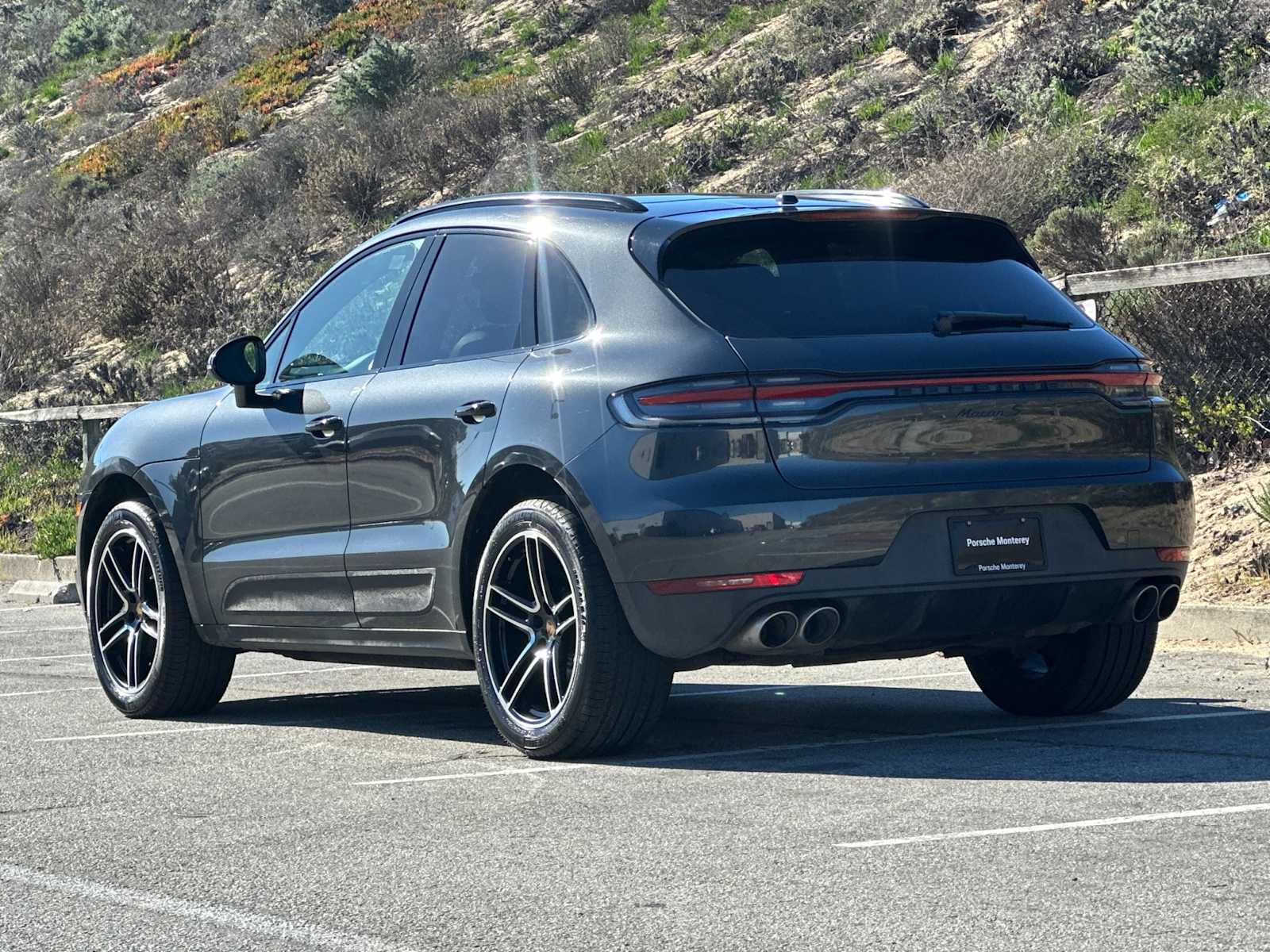 Thumbnail: 2021 Porsche Macan - 3