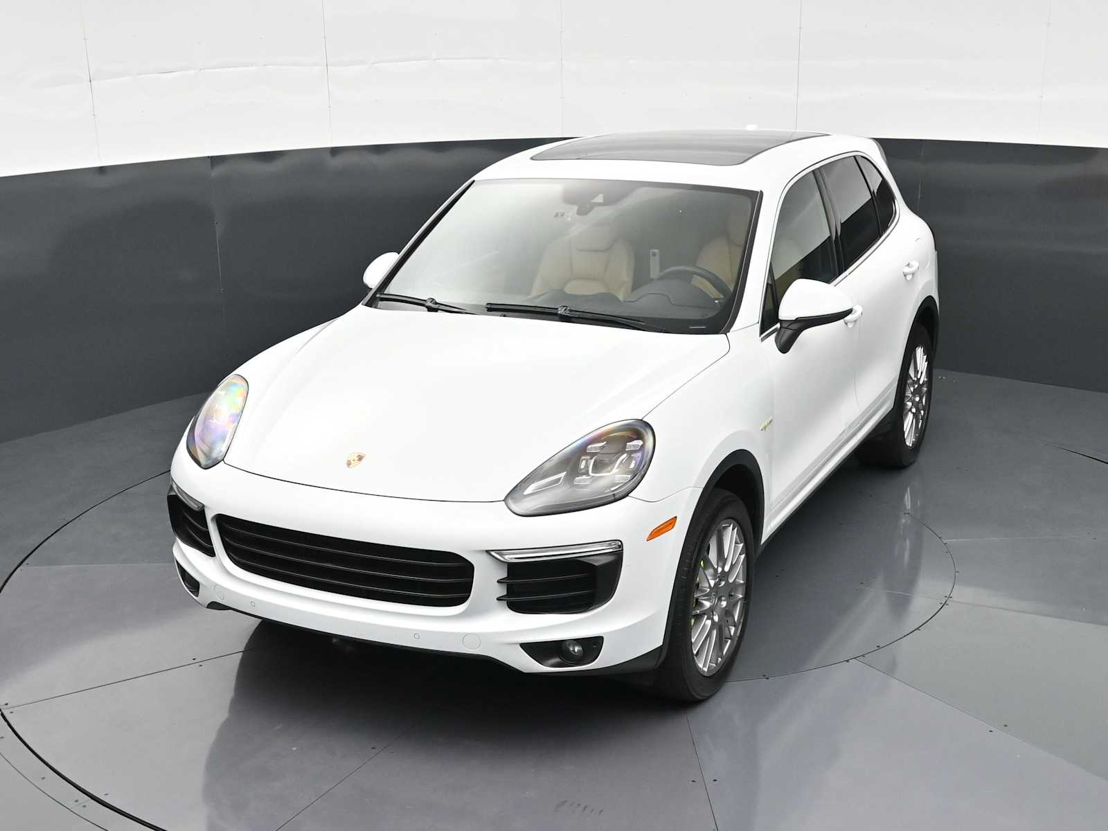 Thumbnail: 2015 Porsche Cayenne - 27