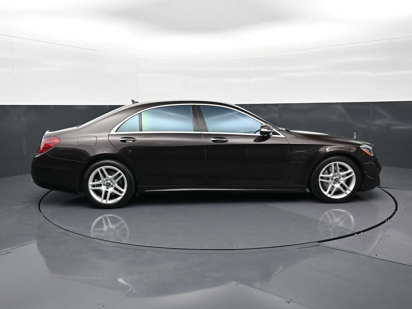 Thumbnail: 2018 Mercedes-Benz S-Class - 31