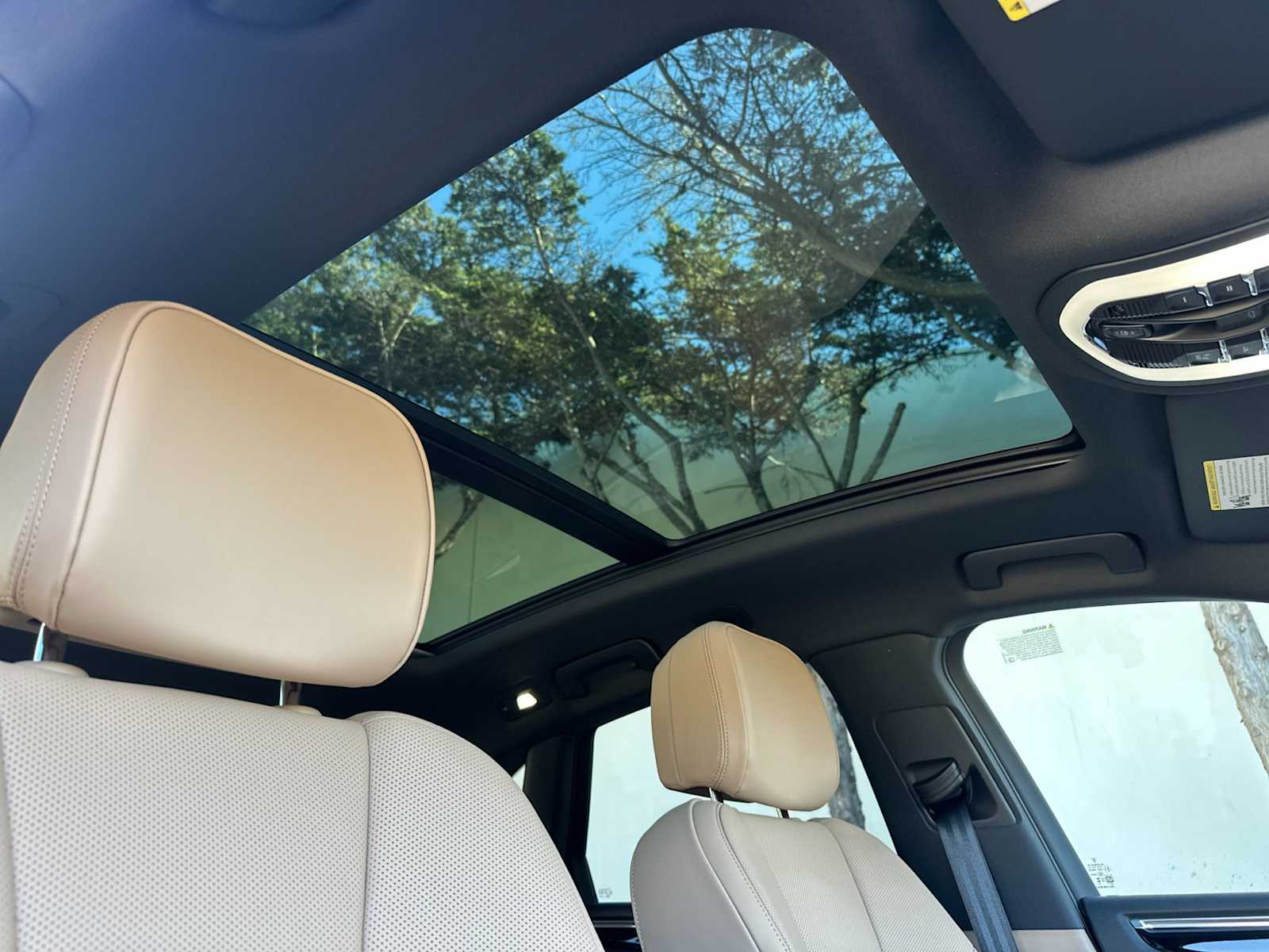 Thumbnail: 2026 Porsche Macan - 18