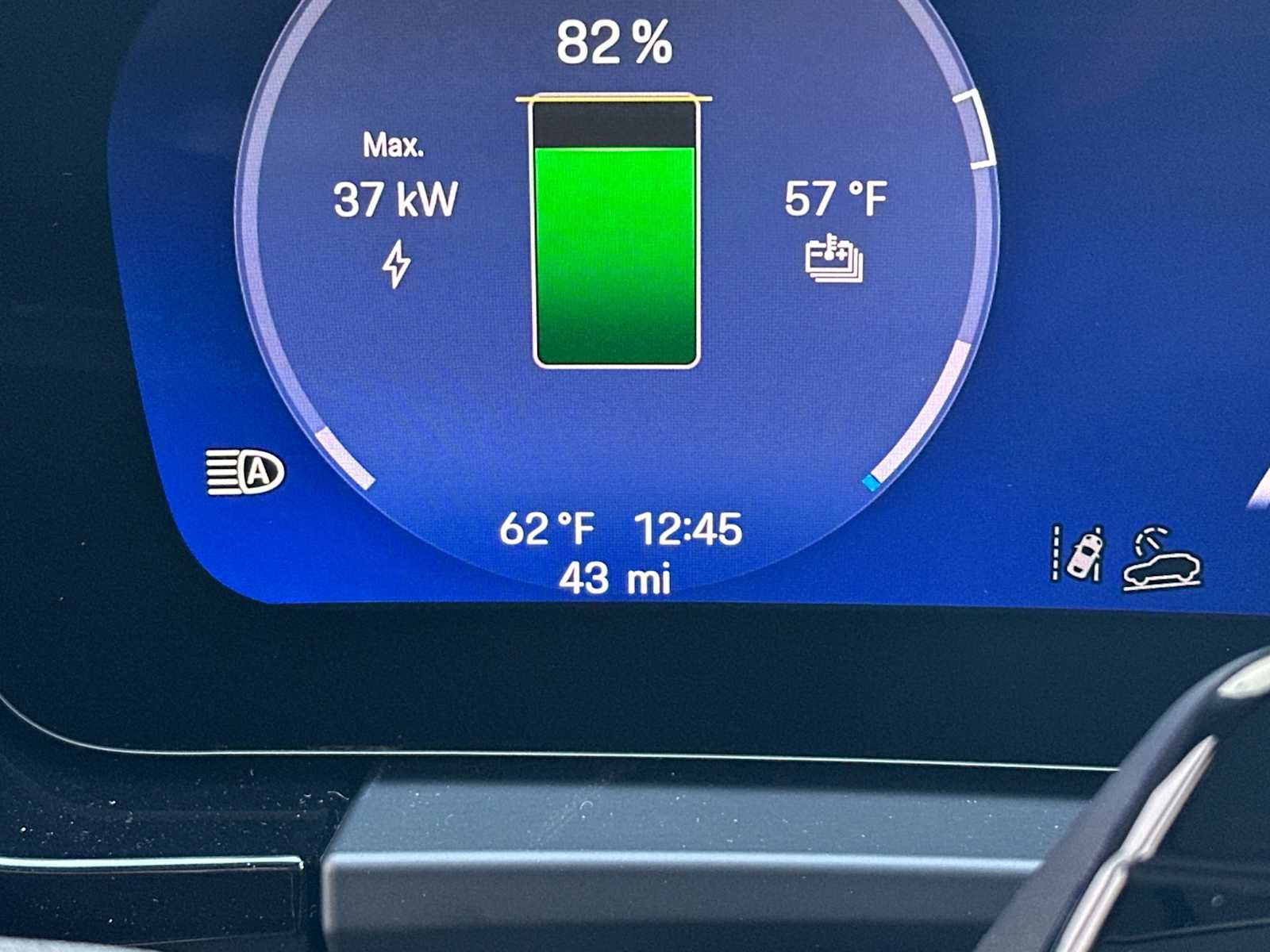 Thumbnail: 2026 Porsche Macan - 26