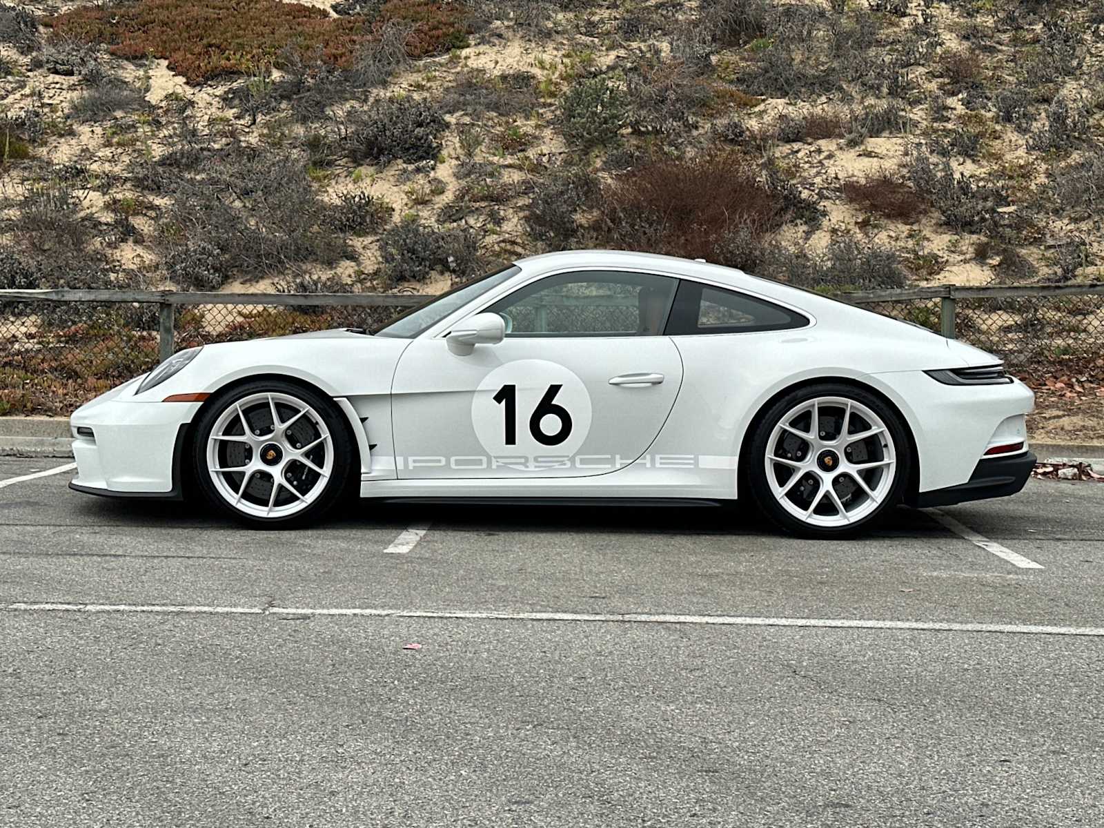 2024 Porsche 911 GT3 RS photo 2