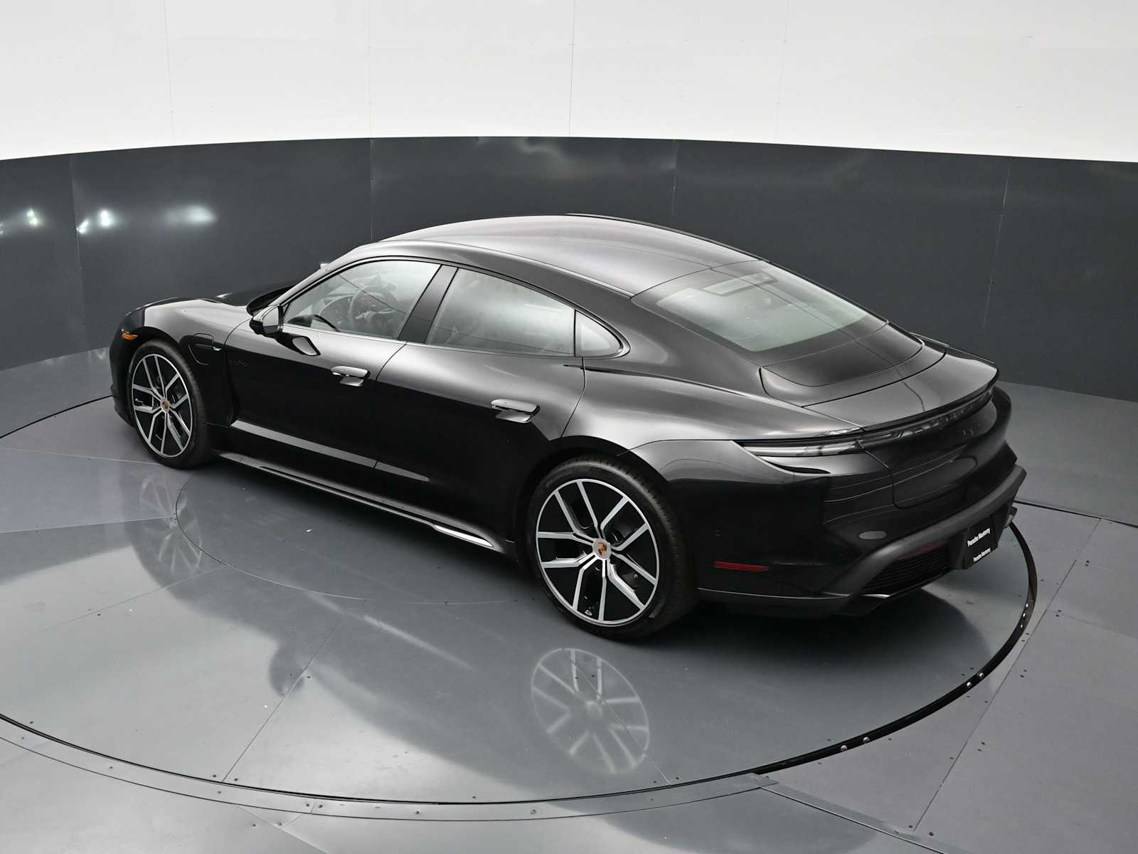 Thumbnail: 2026 Porsche Taycan - 31