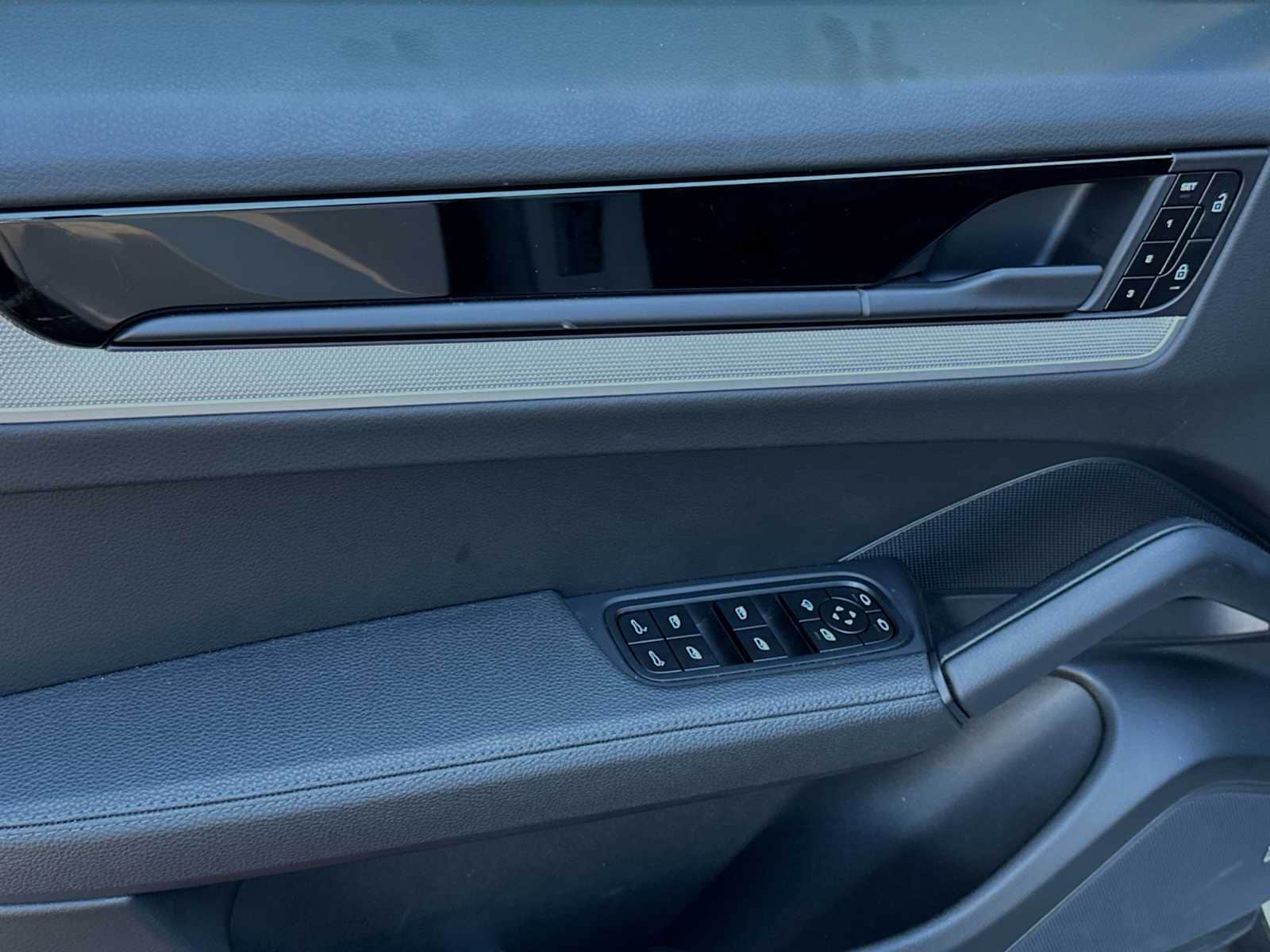 Thumbnail: 2024 Porsche Cayenne - 12