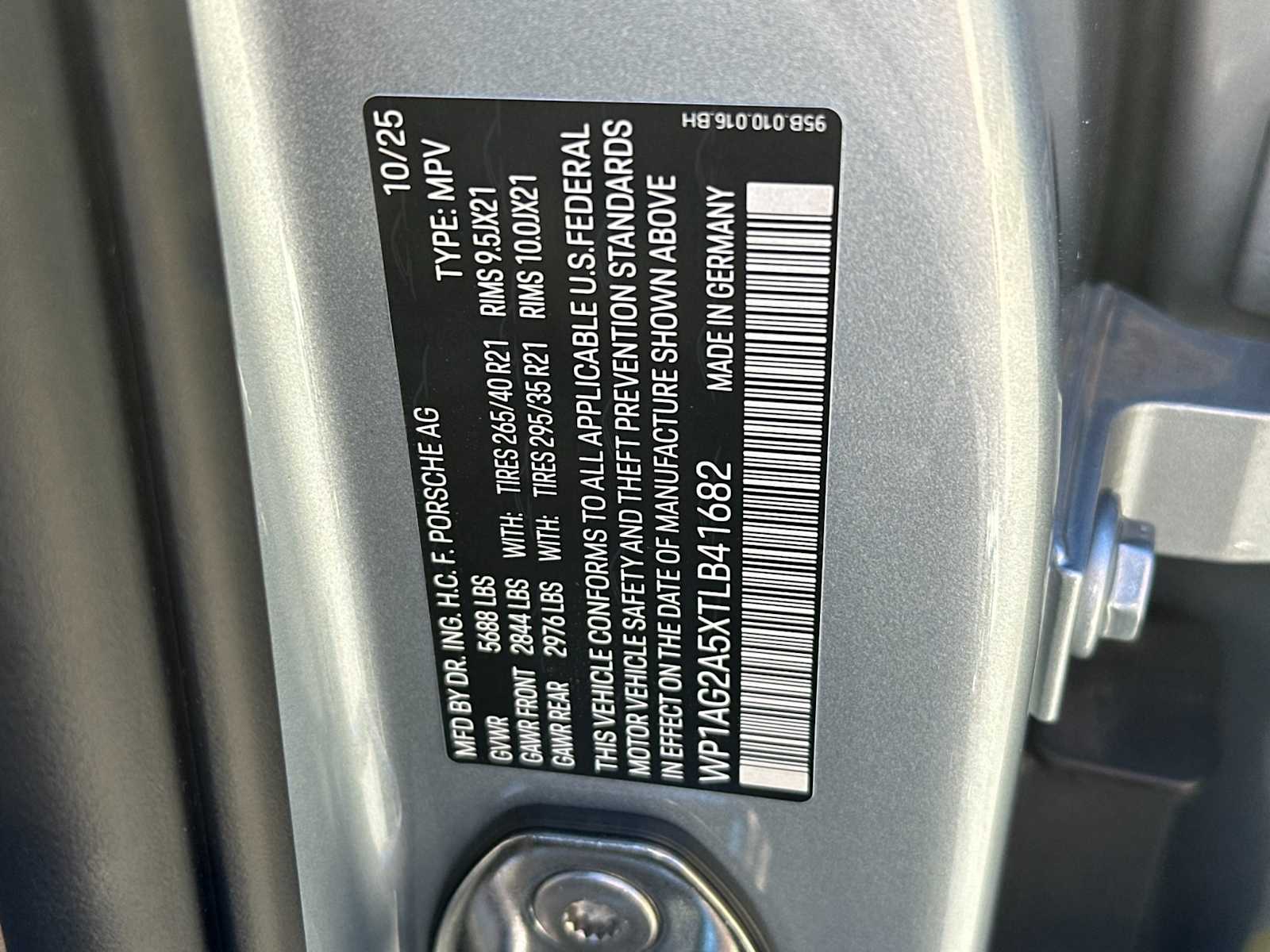 Thumbnail: 2026 Porsche Macan - 30