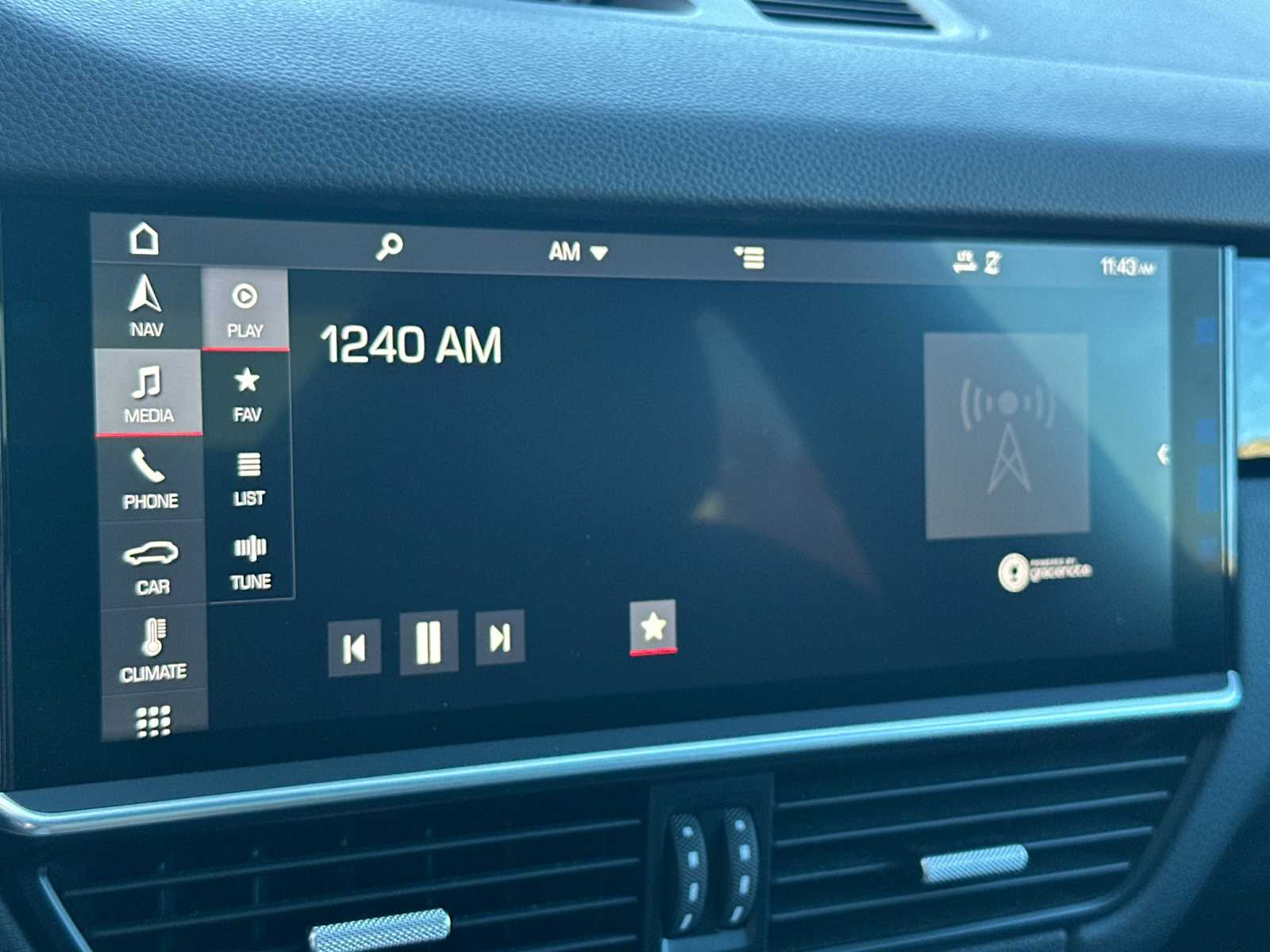 Thumbnail: 2019 Porsche Cayenne - 19