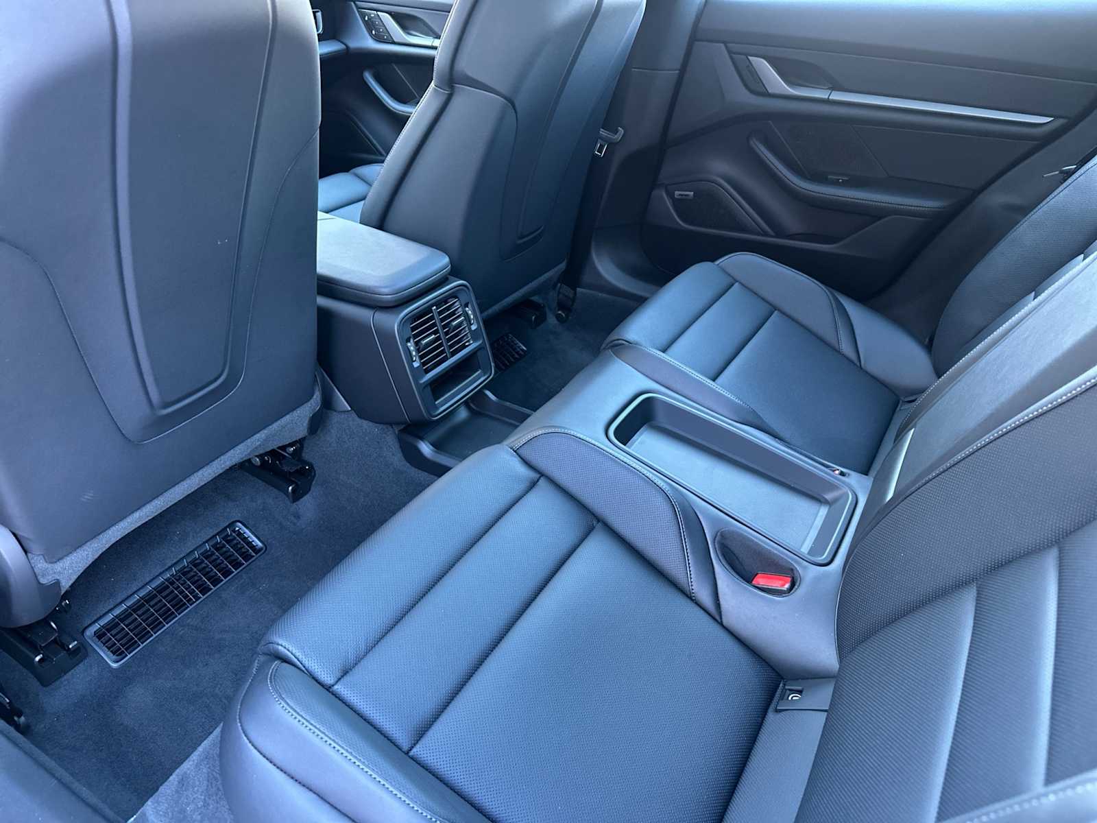 Thumbnail: 2025 Porsche Taycan - 14