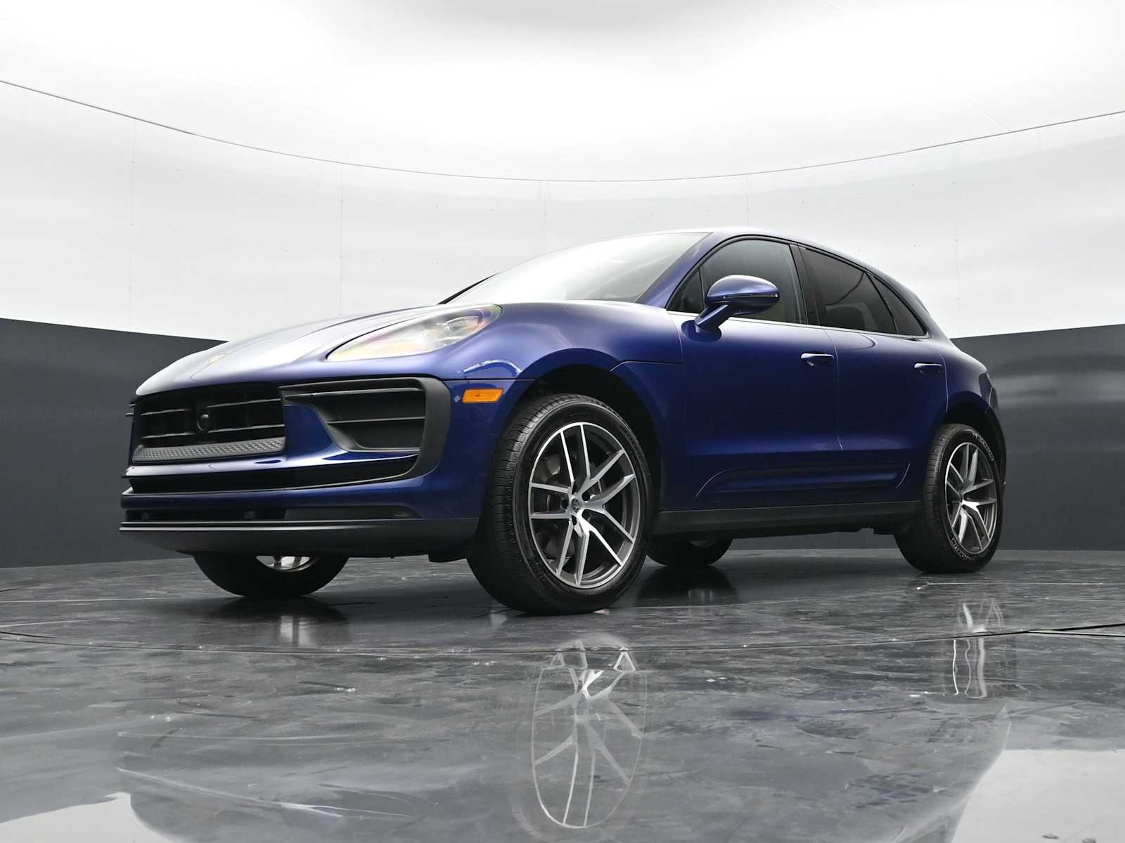 Thumbnail: 2026 Porsche Macan - 34