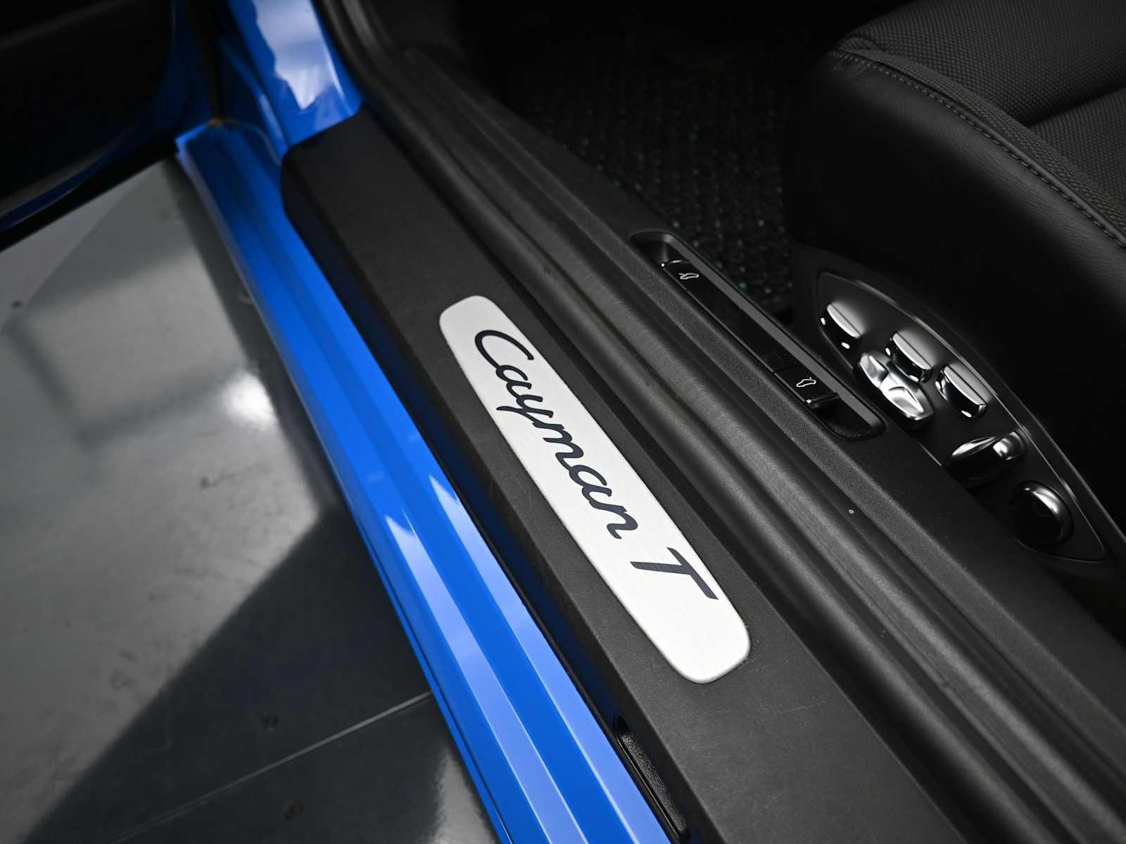 Thumbnail: 2022 Porsche 718 Cayman - 22