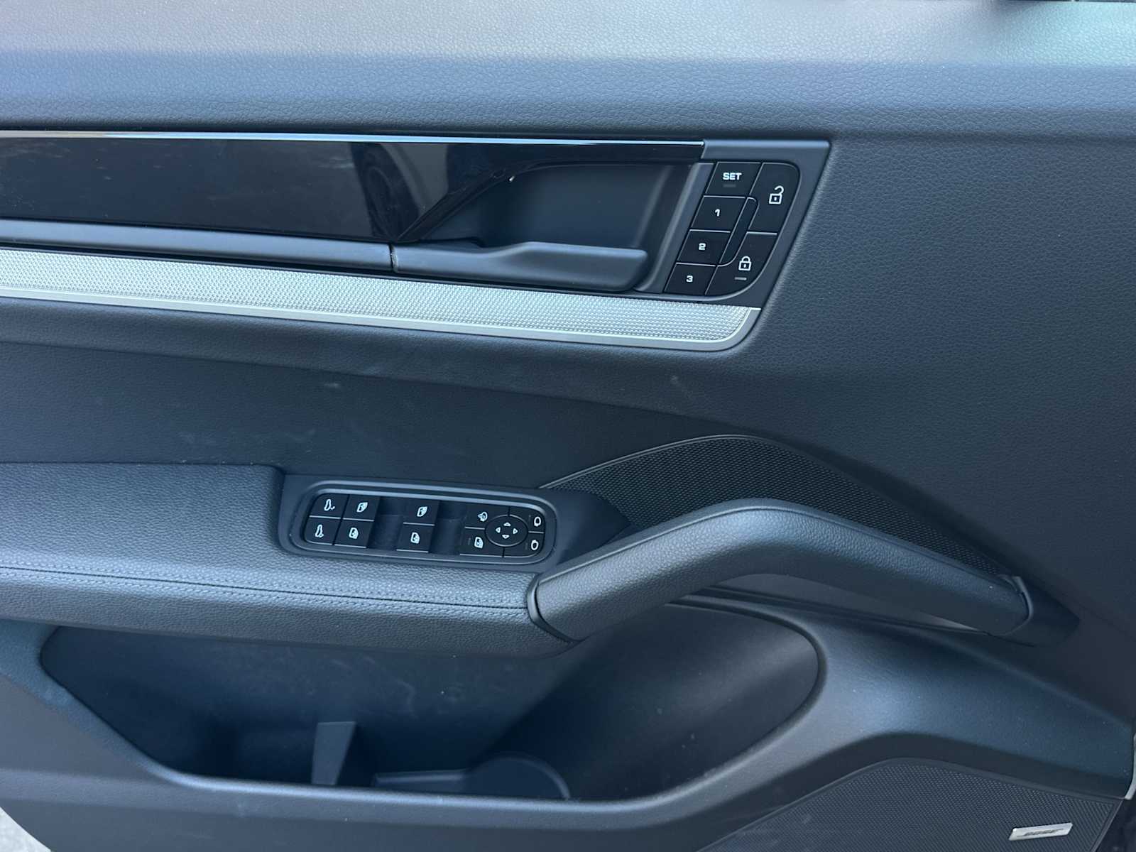 Thumbnail: 2025 Porsche Cayenne - 12