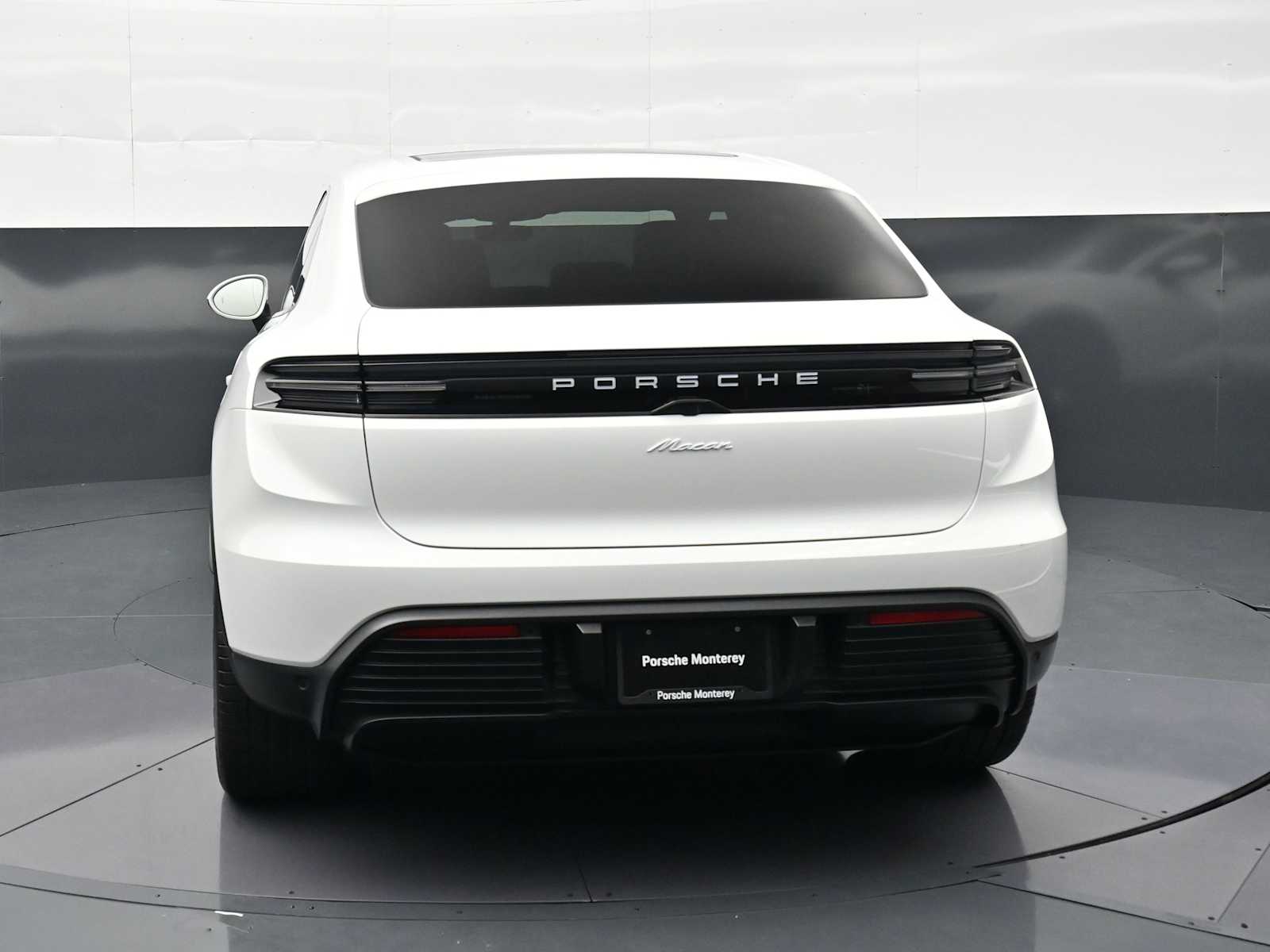 Thumbnail: 2025 Porsche Macan - 24