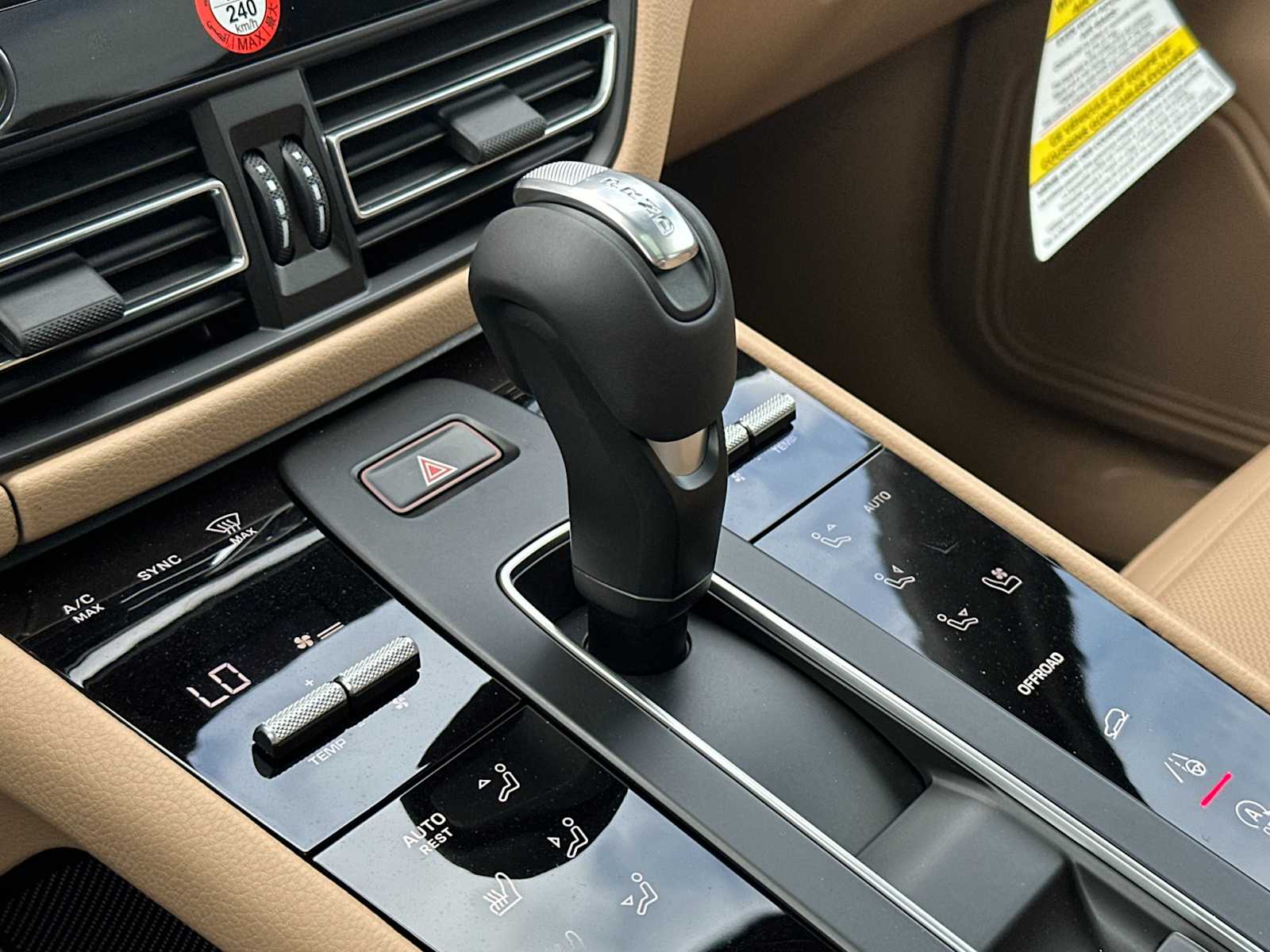 Thumbnail: 2025 Porsche Macan - 23