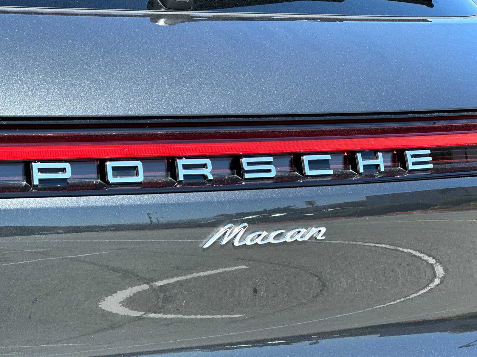 2024 Porsche Macan T 28
