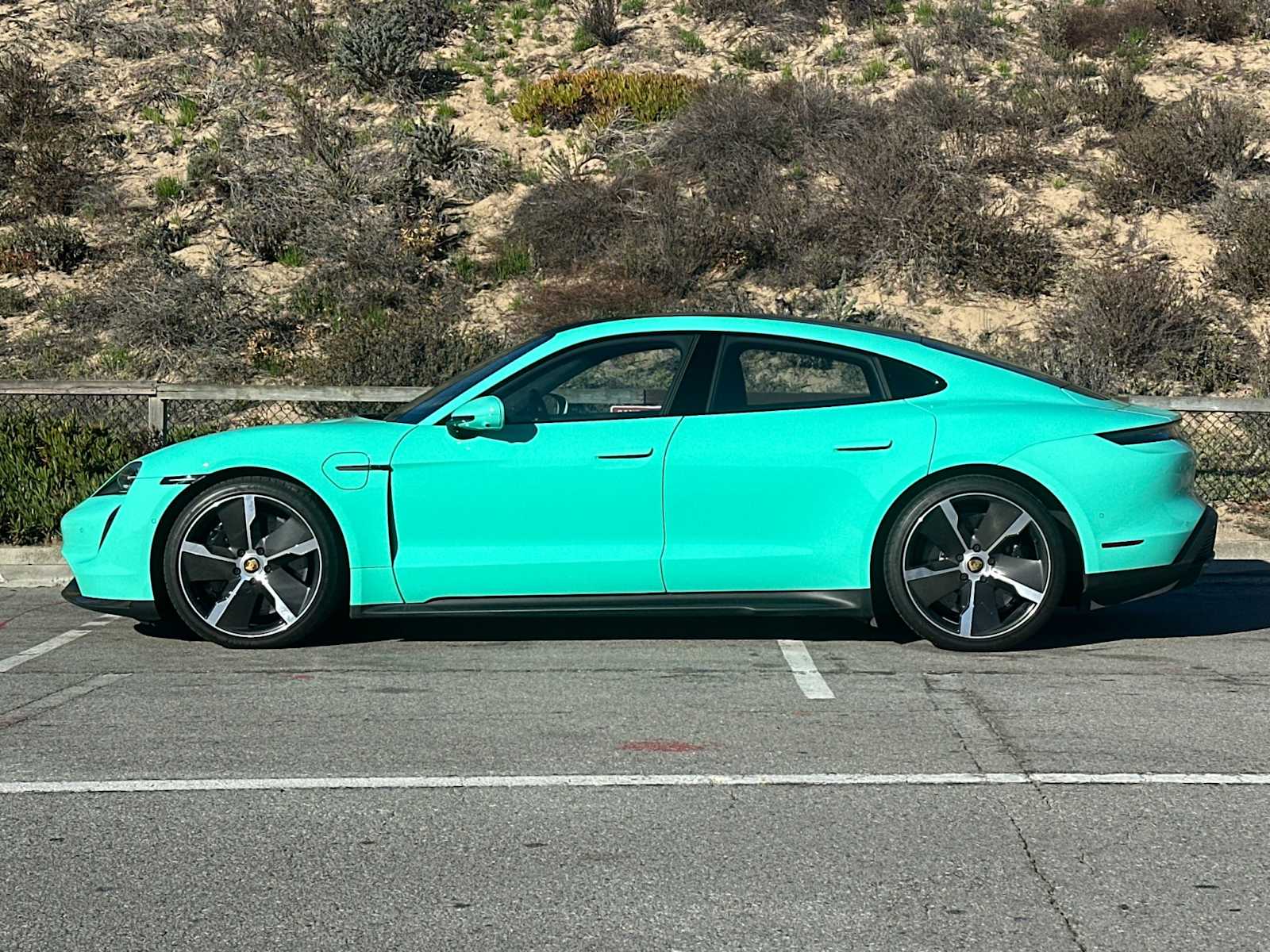 2024 Porsche Taycan Turbo S photo 2