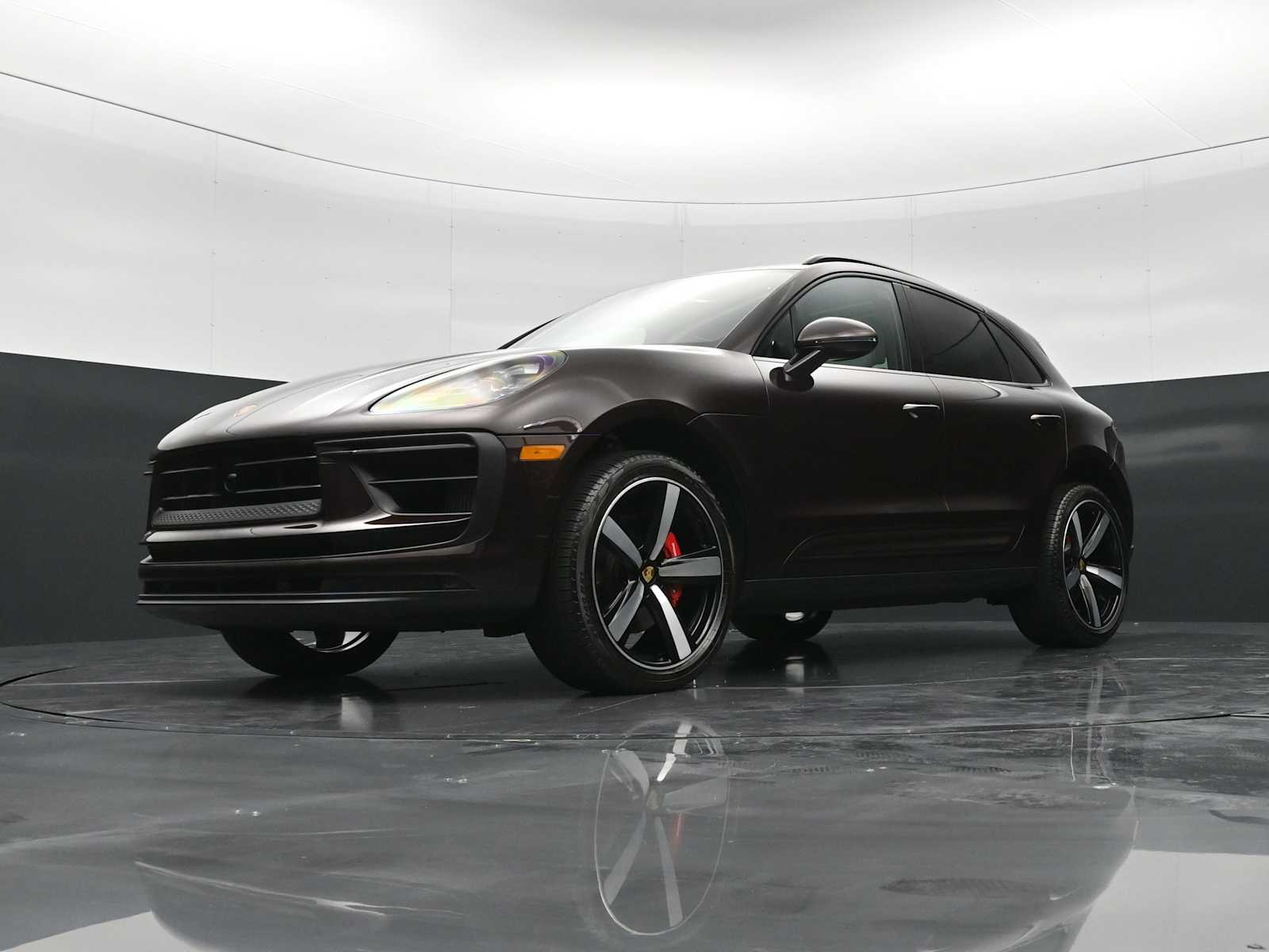 Thumbnail: 2026 Porsche Macan - 38