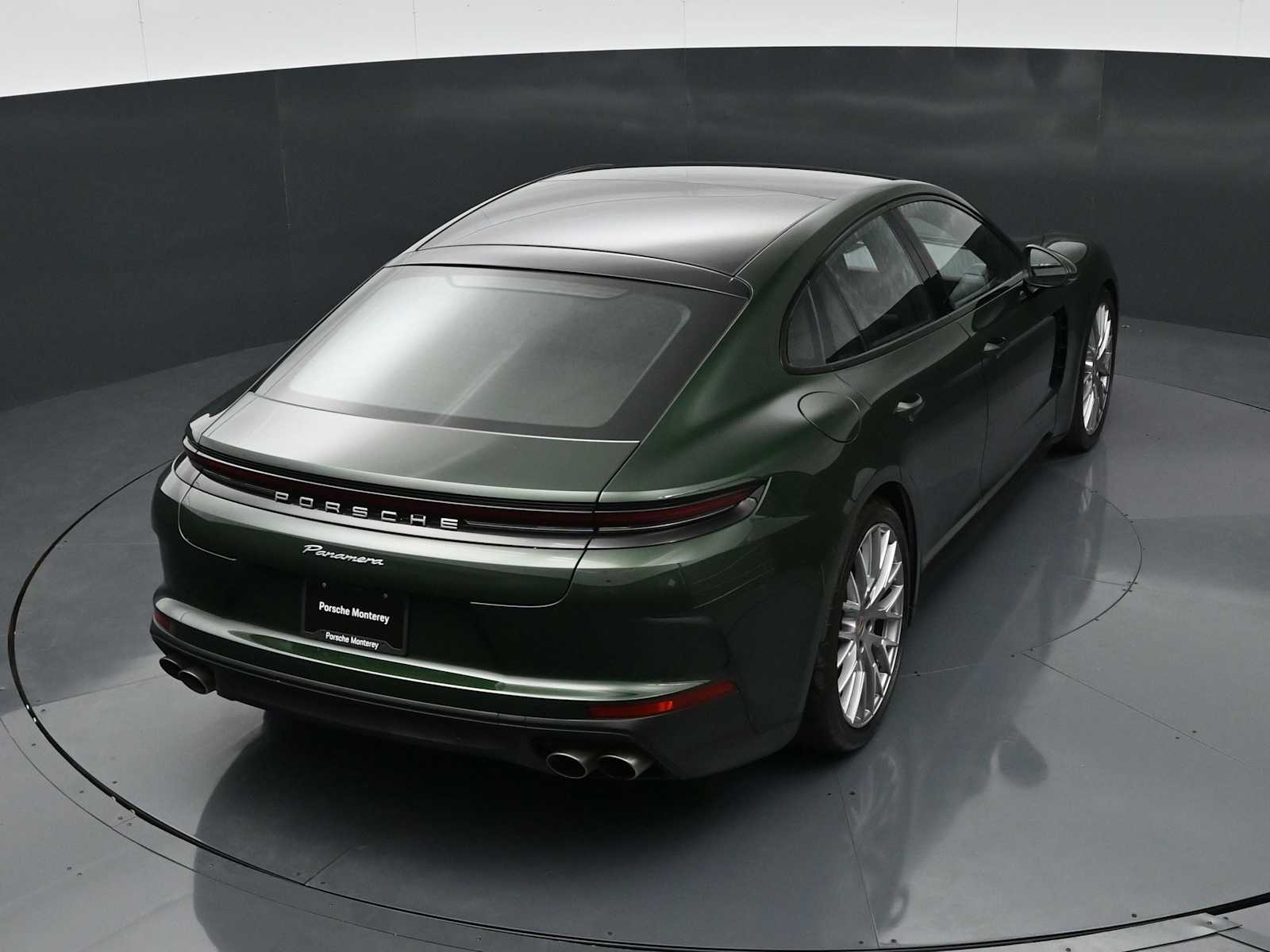 Thumbnail: 2026 Porsche Panamera - 31