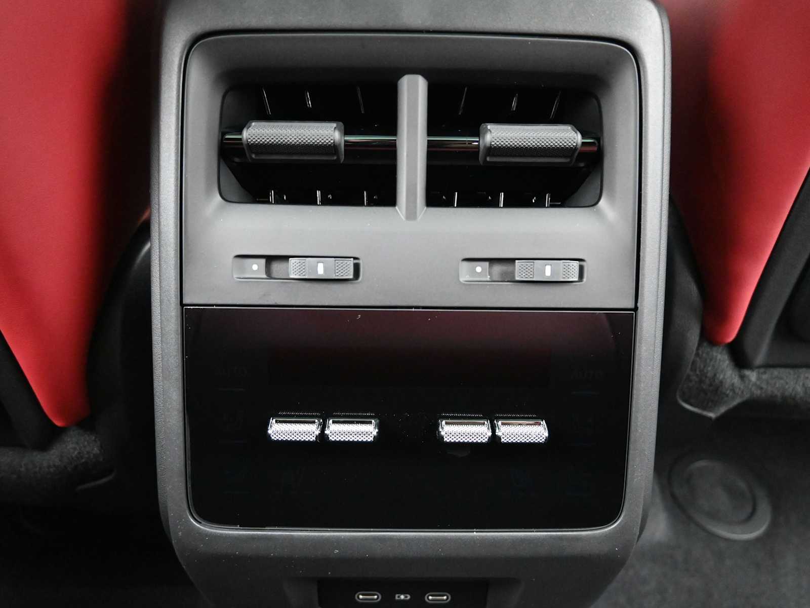 Thumbnail: 2026 Porsche Macan - 18