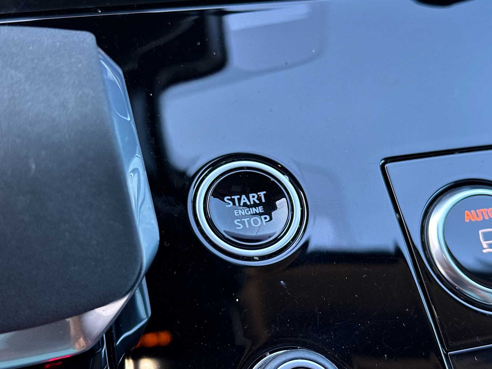 Thumbnail: 2023 Land Rover Range Rover Sport - 23