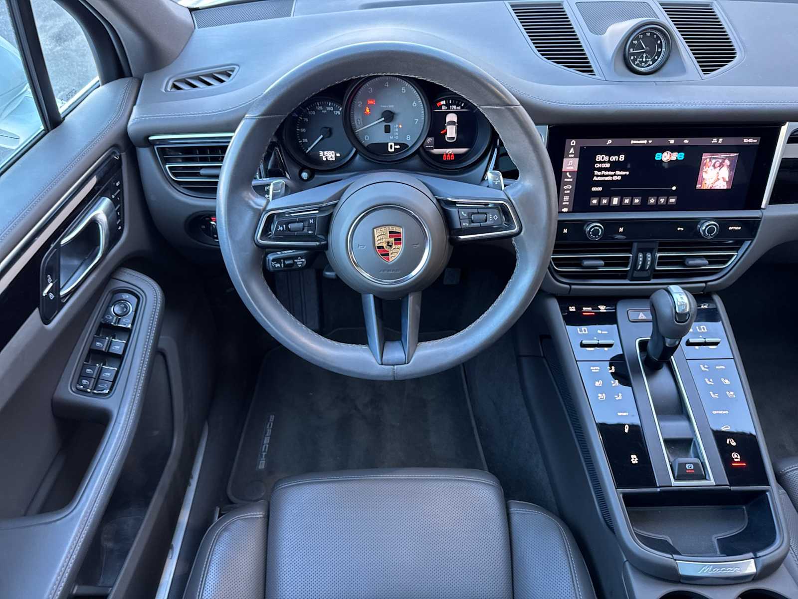 Thumbnail: 2023 Porsche Macan - 15