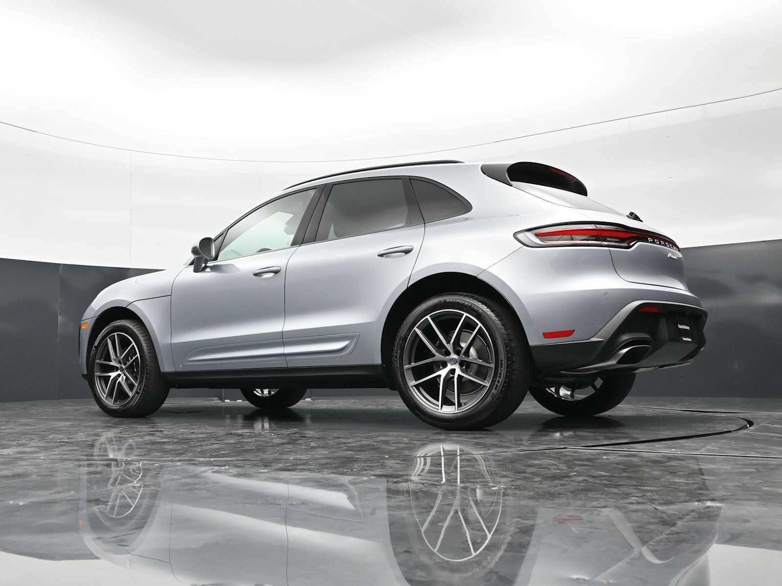 Thumbnail: 2026 Porsche Macan - 44