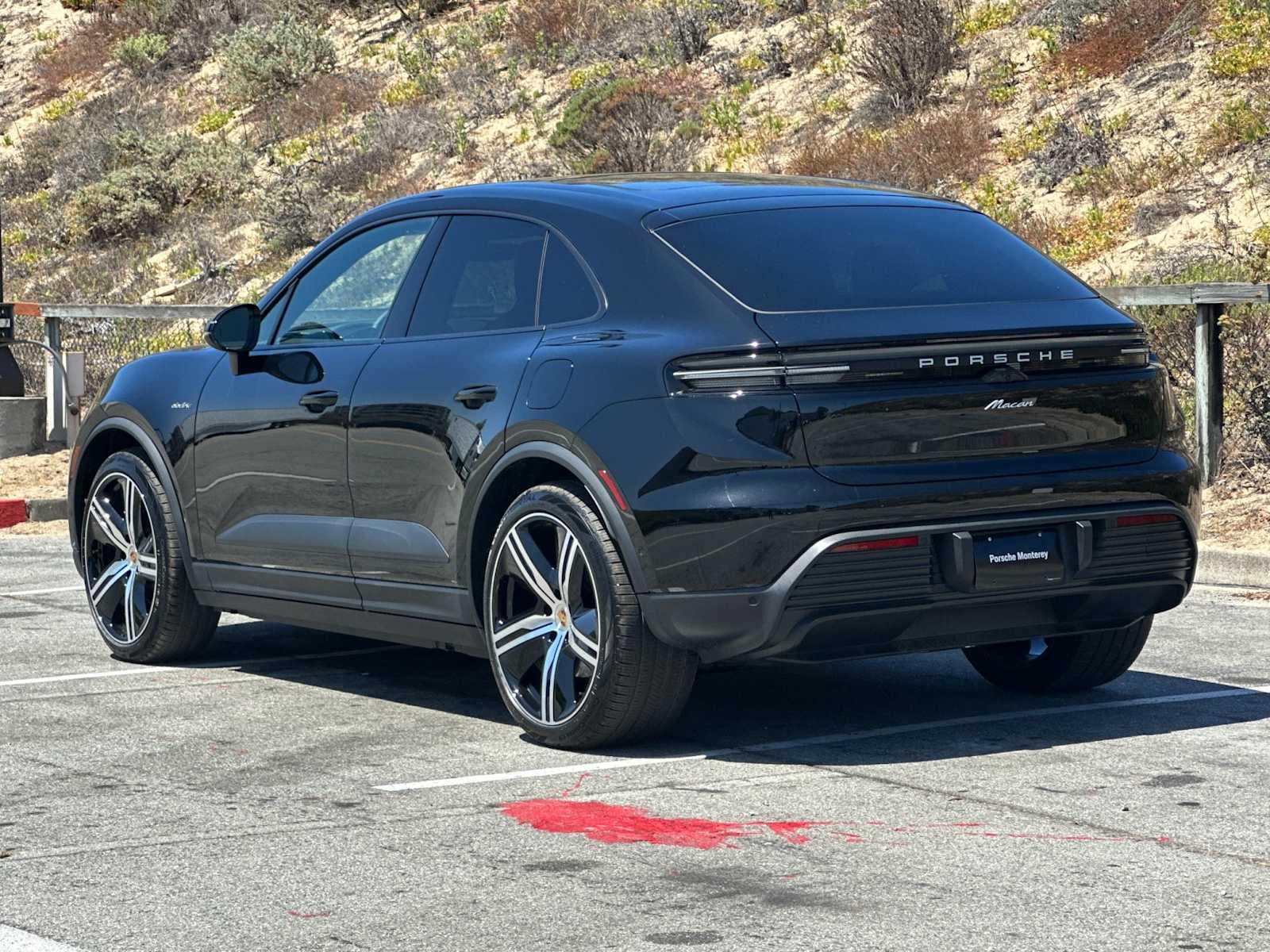 Thumbnail: 2025 Porsche Macan - 3