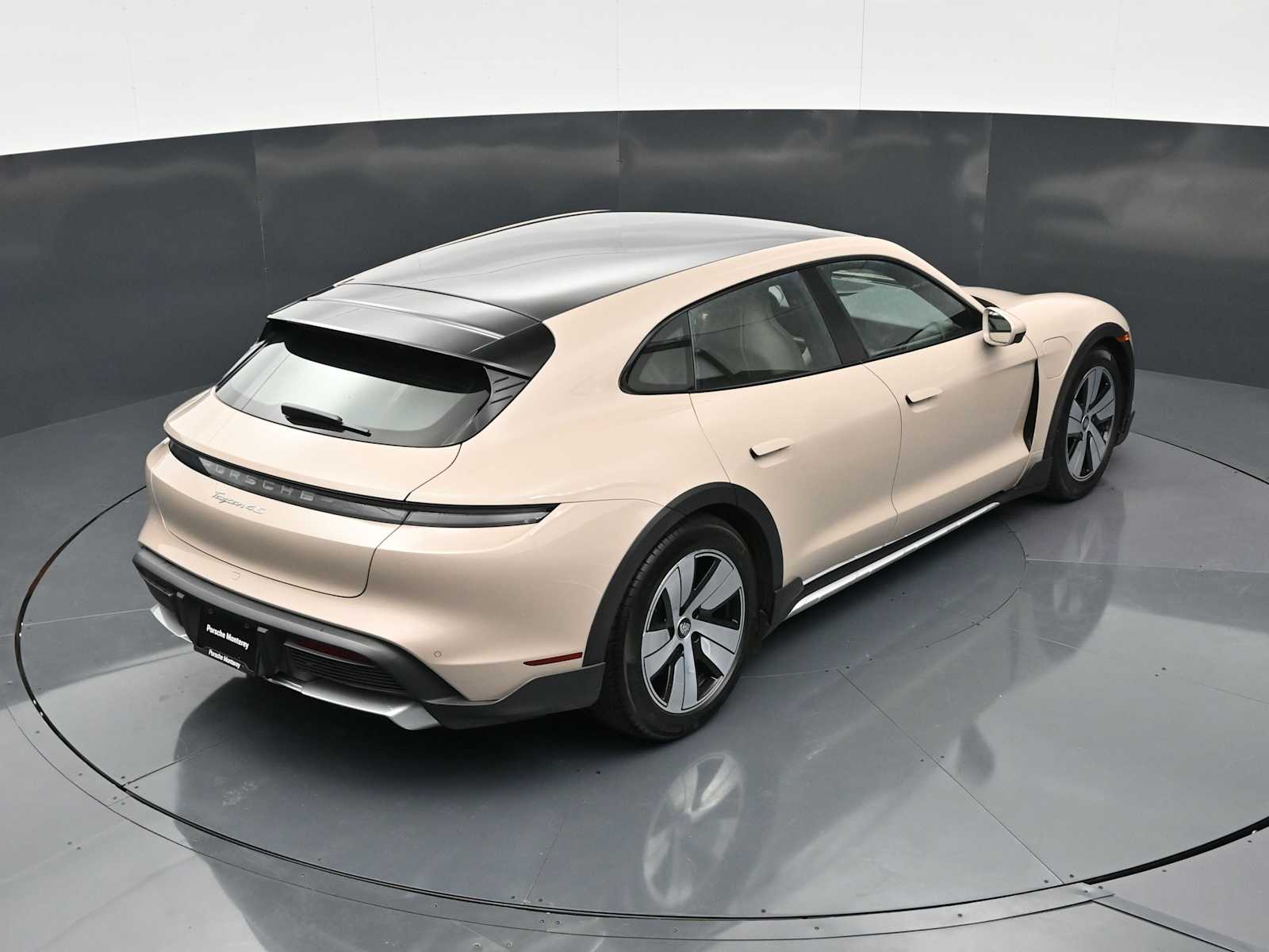 Thumbnail: 2023 Porsche Taycan - 39