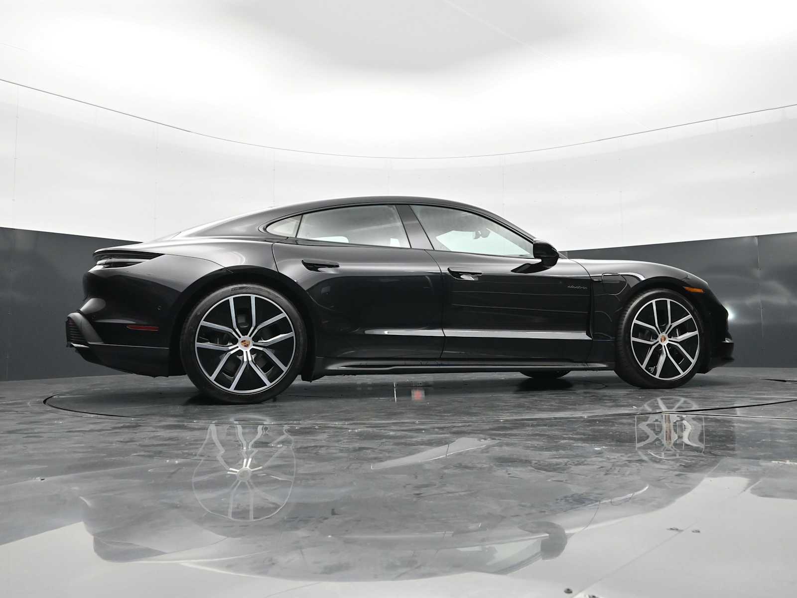 Thumbnail: 2026 Porsche Taycan - 43