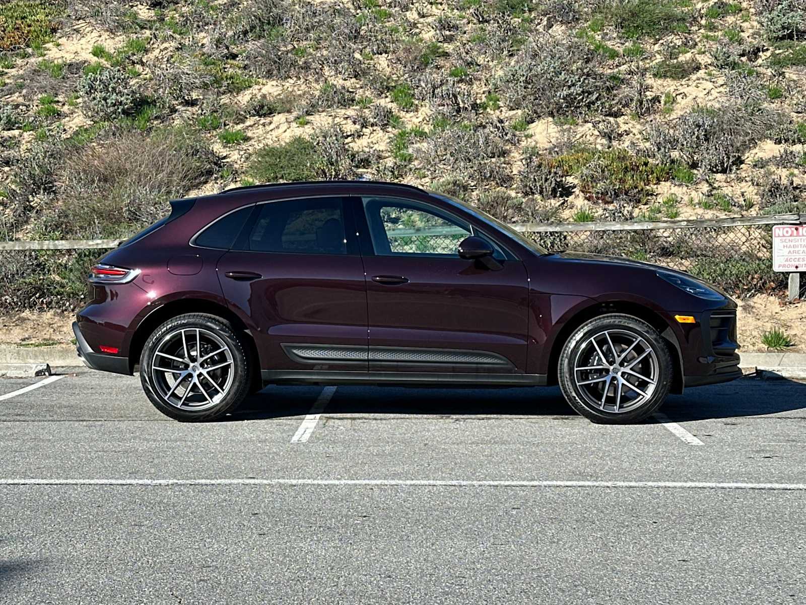 Thumbnail: 2026 Porsche Macan - 9