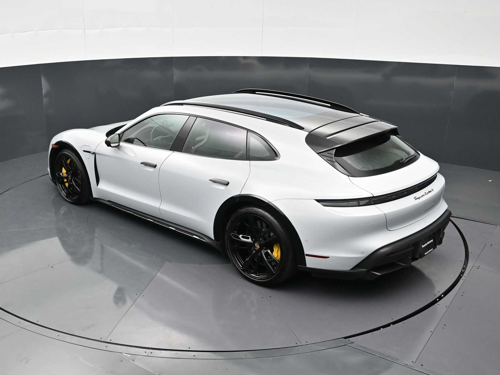 Thumbnail: 2023 Porsche Taycan - 34