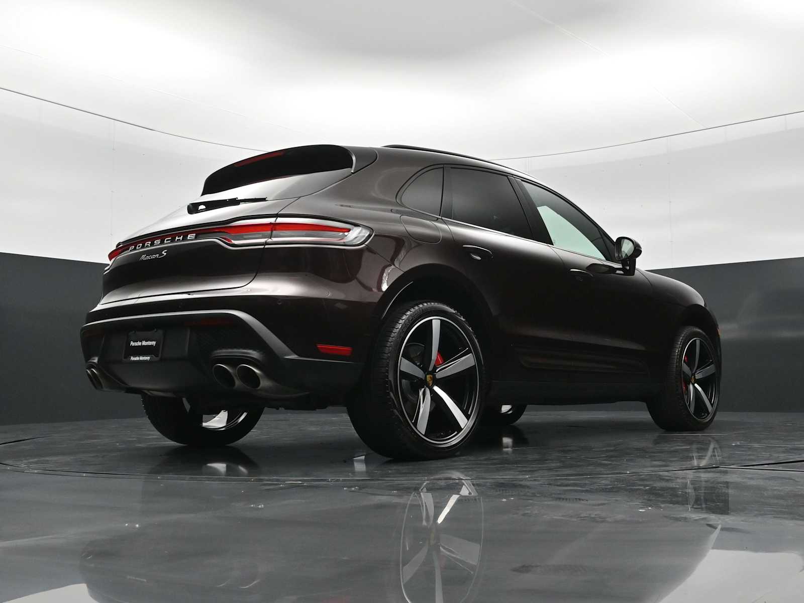 Thumbnail: 2026 Porsche Macan - 41