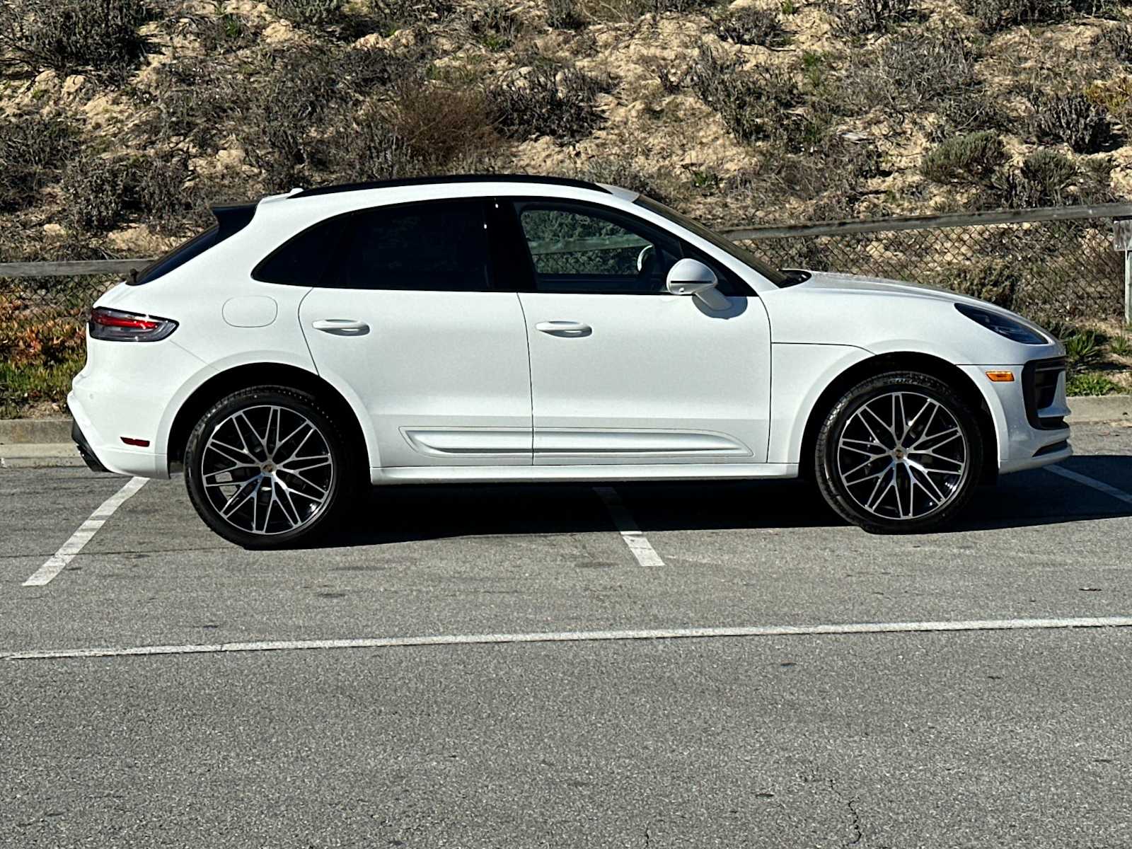 Thumbnail: 2025 Porsche Macan - 9