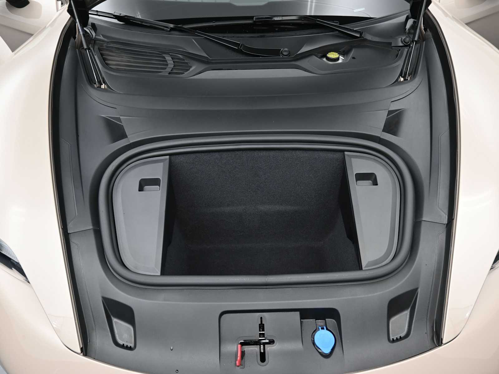 Thumbnail: 2023 Porsche Taycan - 4