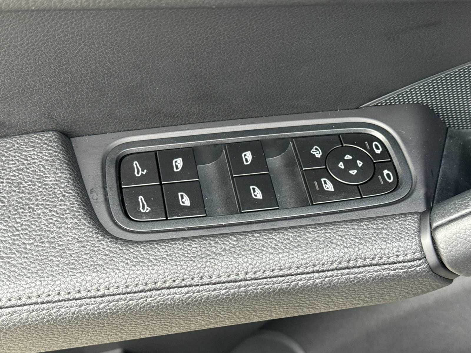 Thumbnail: 2025 Porsche Cayenne - 13