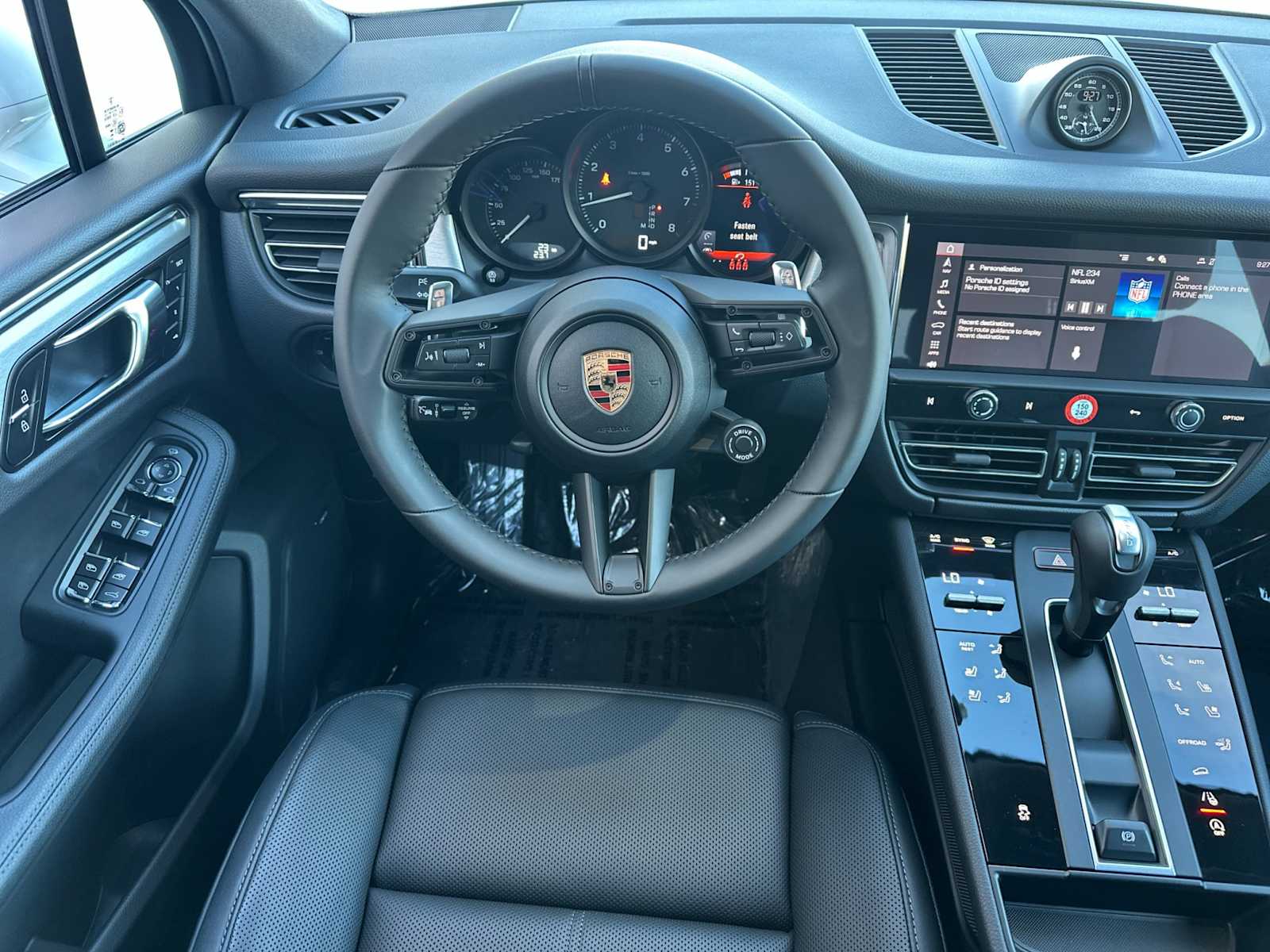 Thumbnail: 2026 Porsche Macan - 15