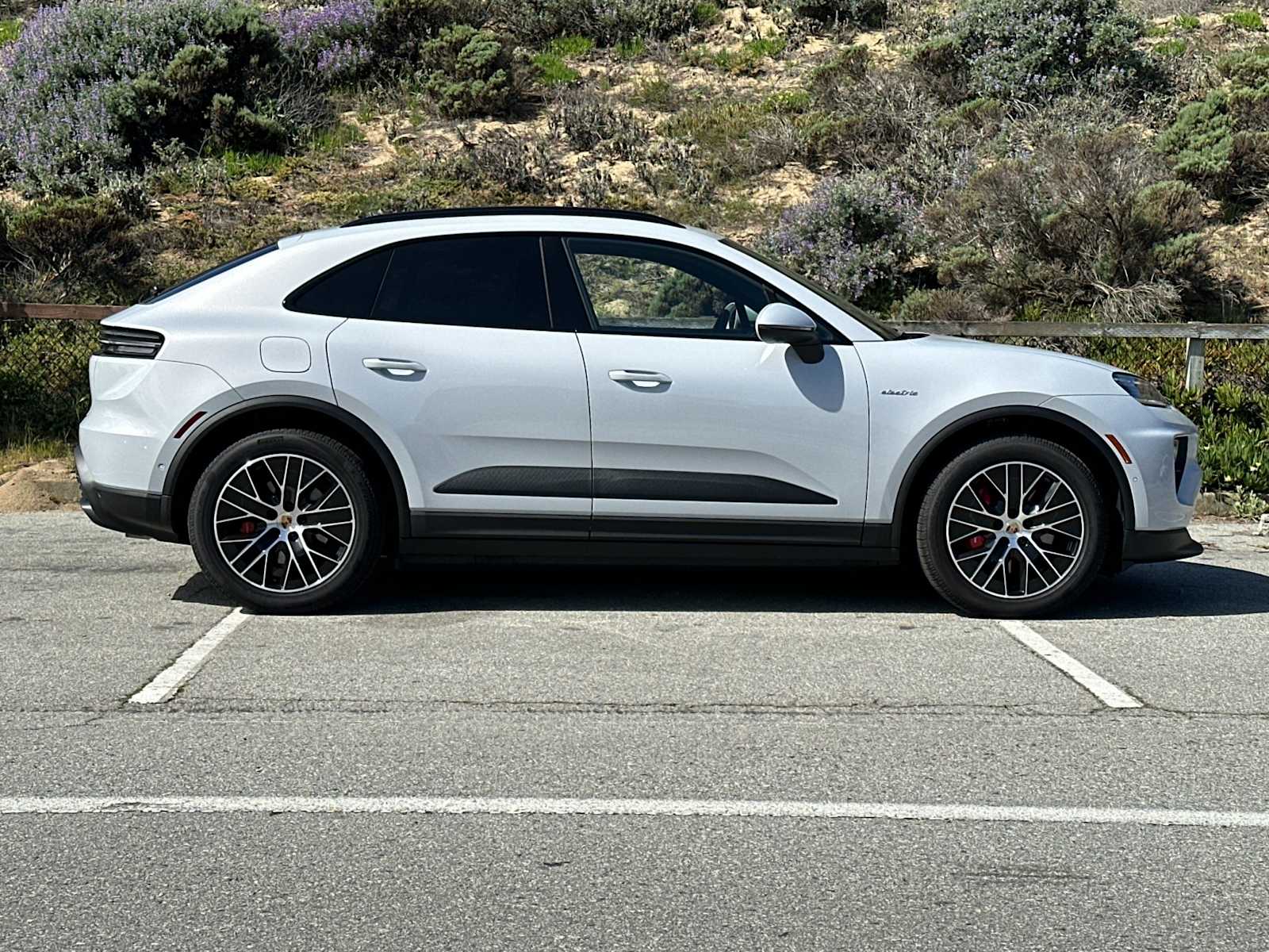 Thumbnail: 2025 Porsche Macan - 9