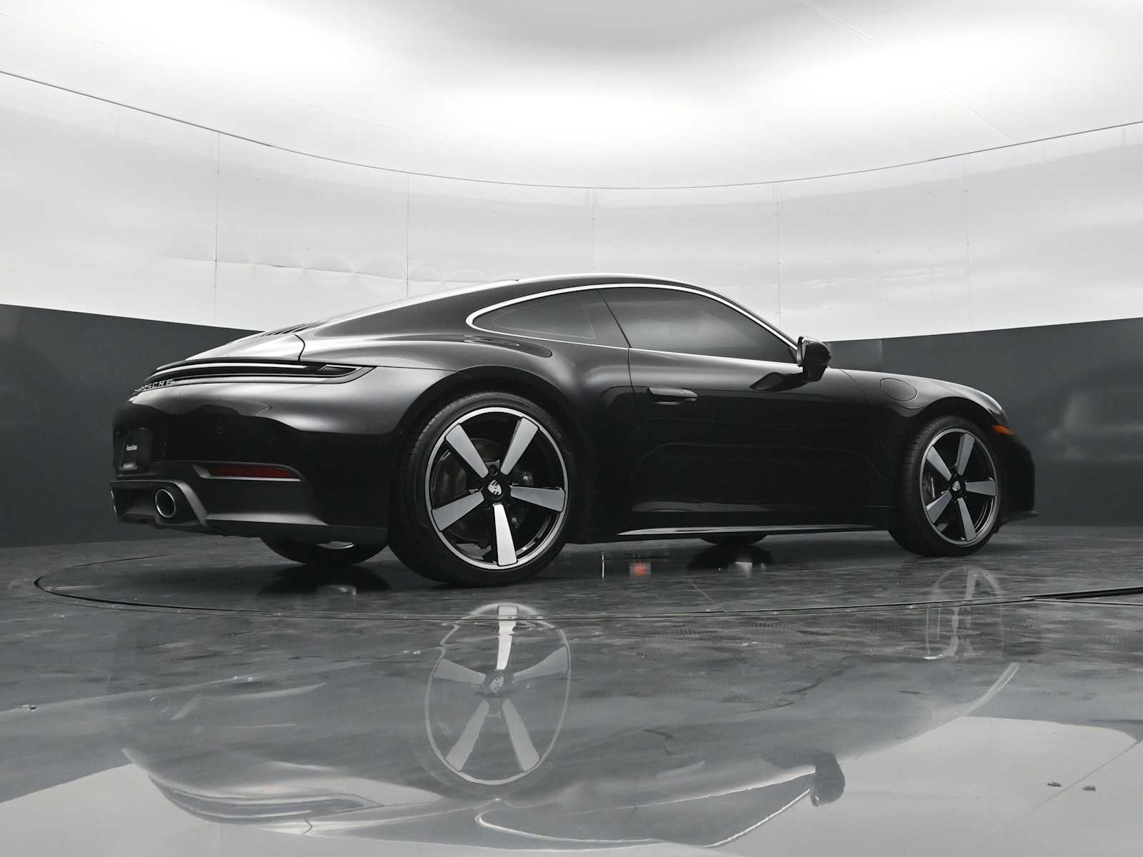 2025 Porsche 911 - Photo 39