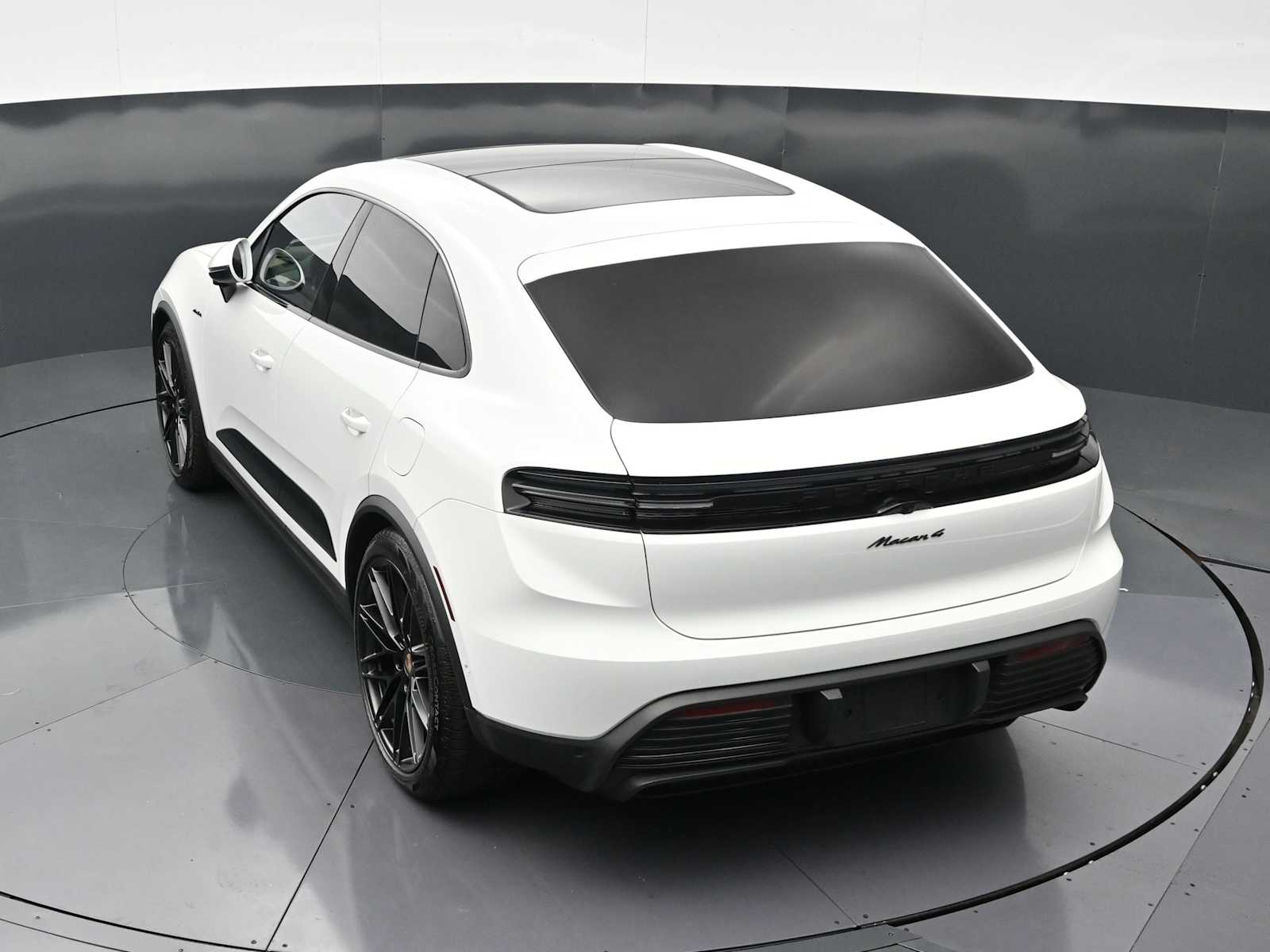 Thumbnail: 2025 Porsche Macan - 35