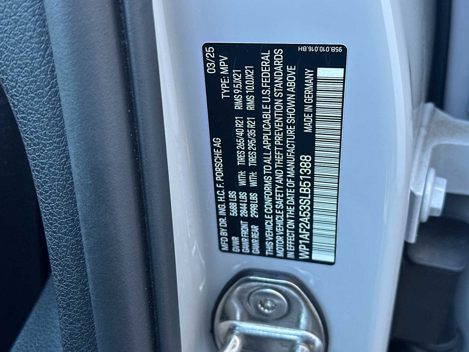 Thumbnail: 2025 Porsche Macan - 30