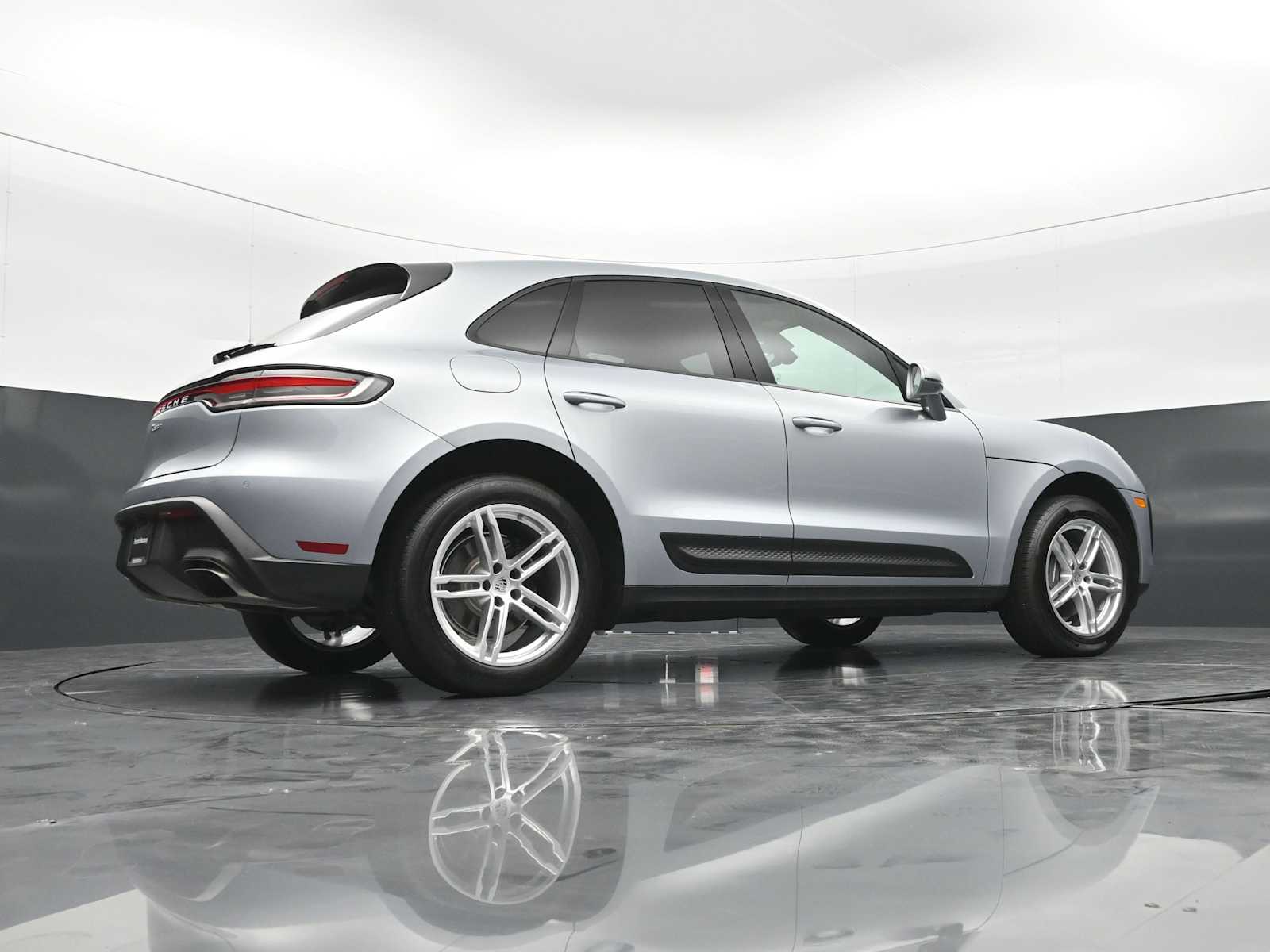 2025 Porsche Macan Base - Photo 40