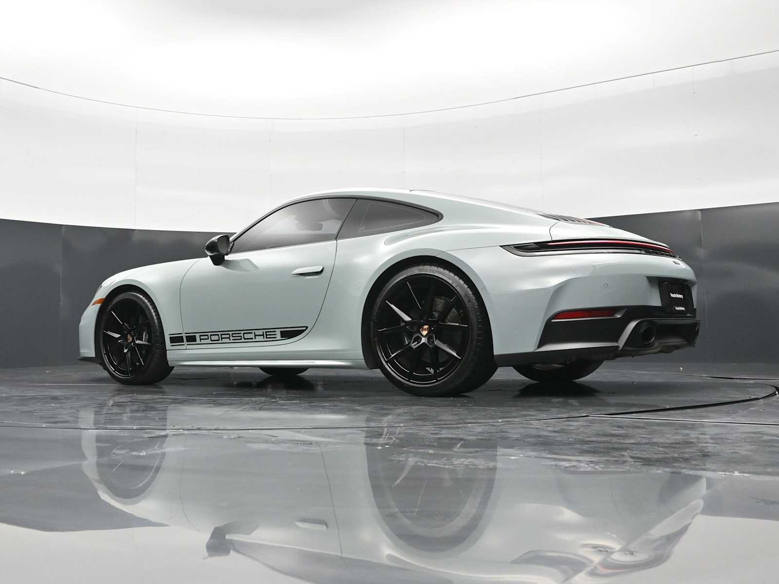 Thumbnail: 2025 Porsche 911 - 35