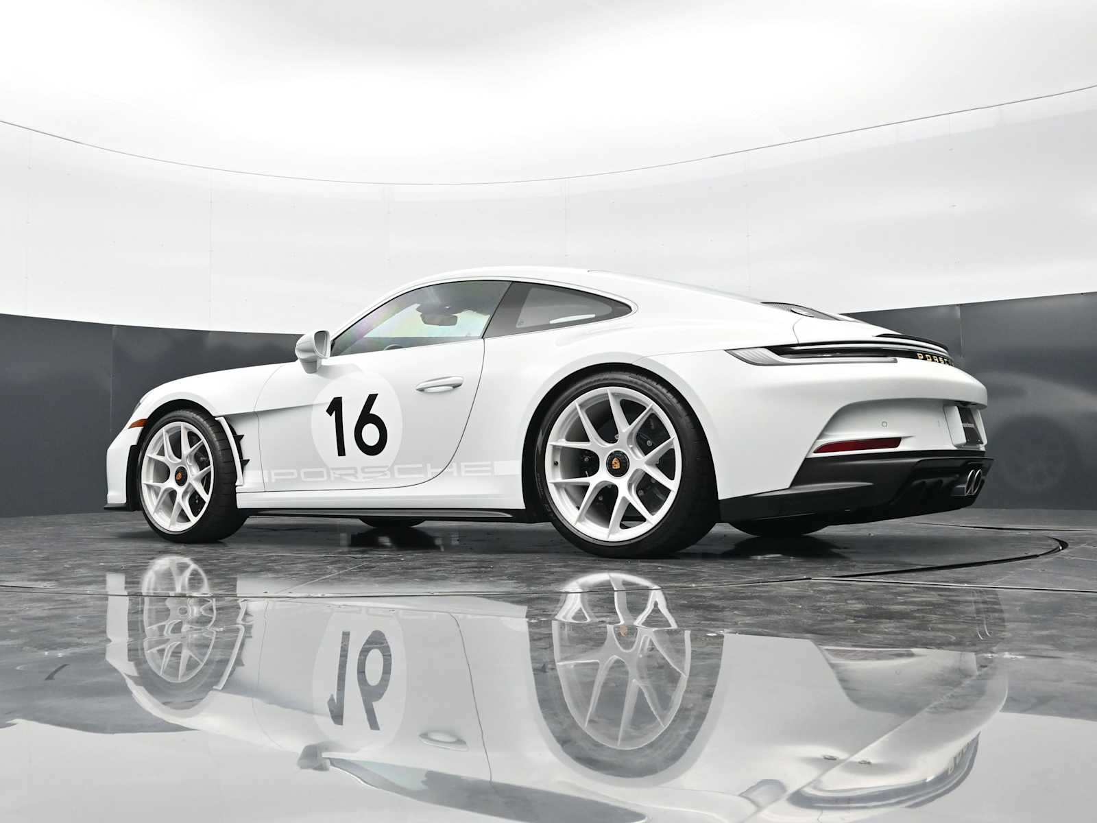 Thumbnail: 2024 Porsche 911 - 47