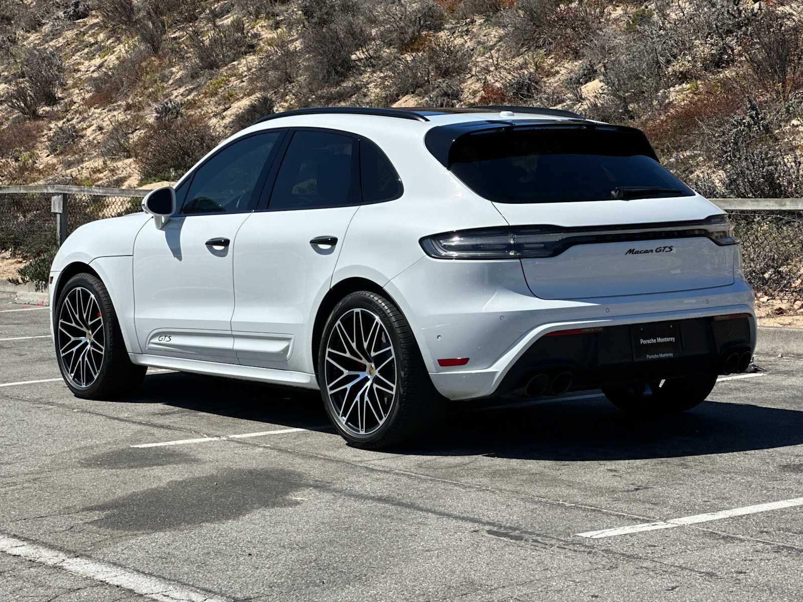Thumbnail: 2024 Porsche Macan - 3