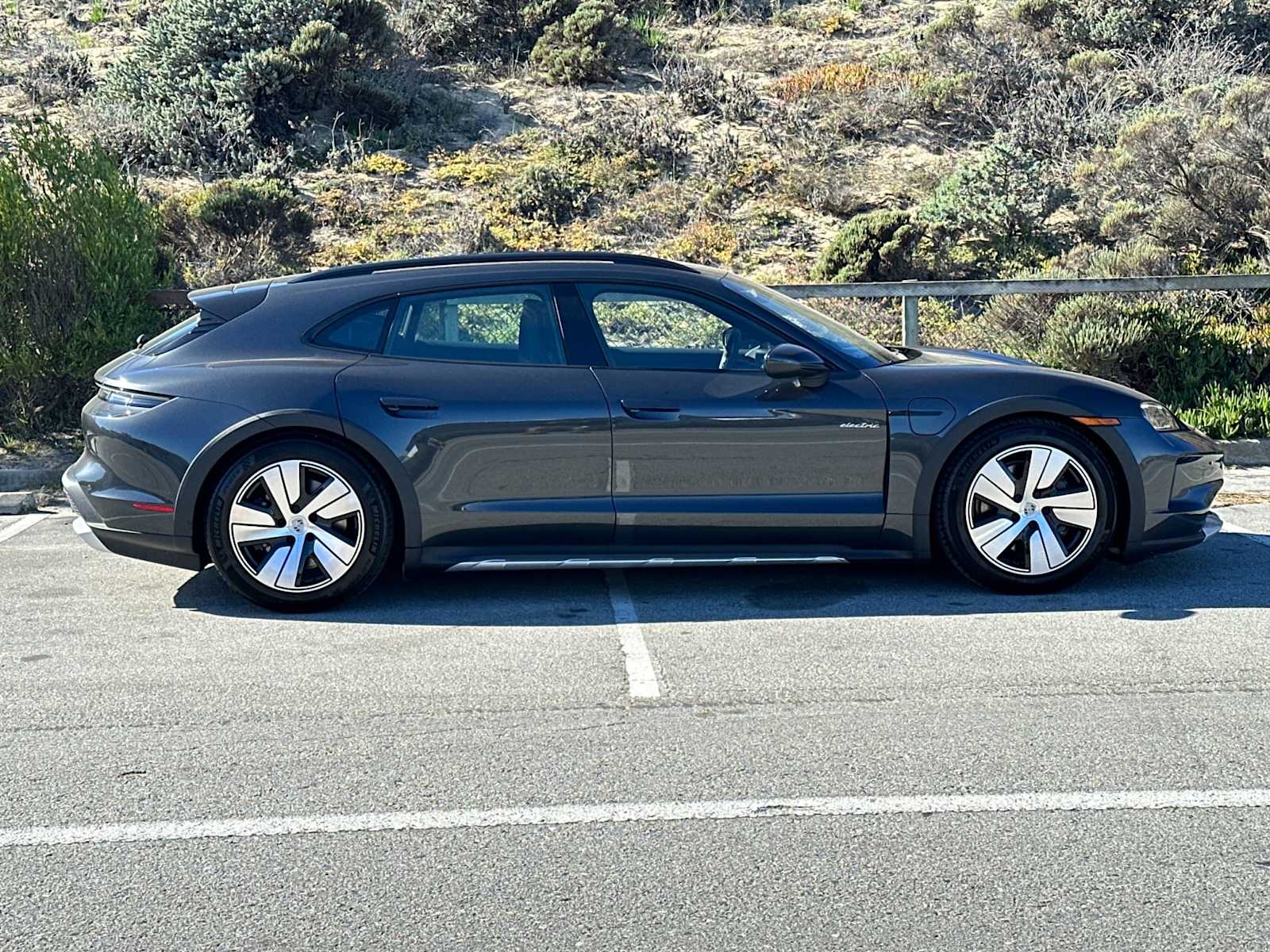 Thumbnail: 2025 Porsche Taycan - 9