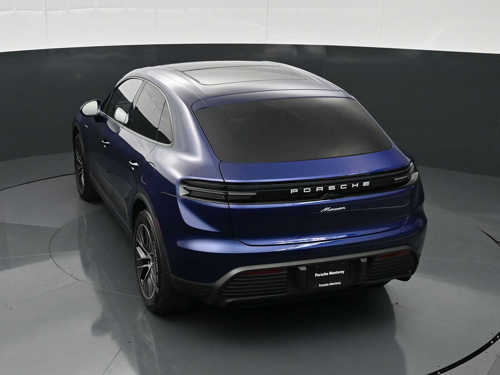 Thumbnail: 2026 Porsche Macan - 31